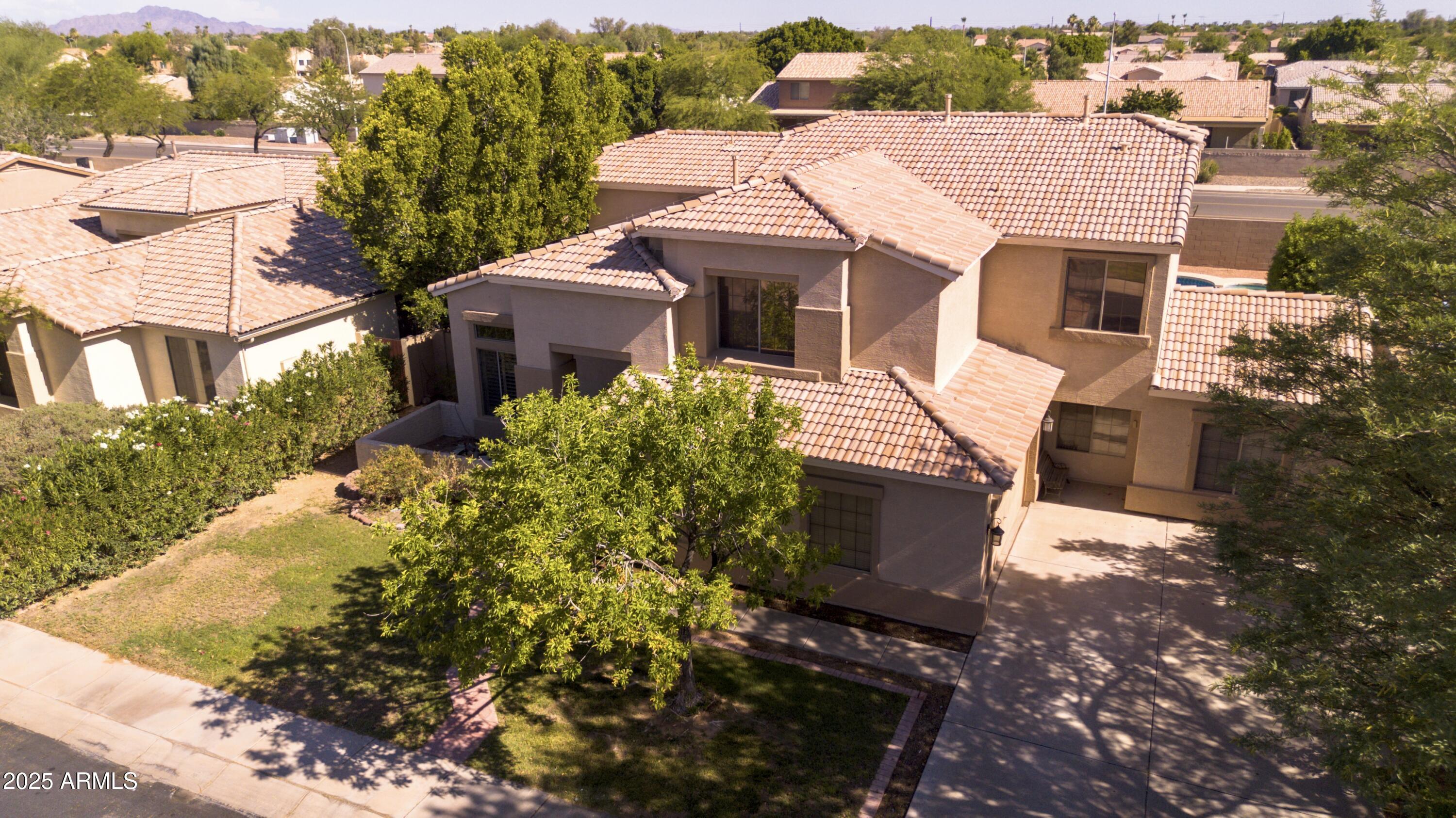 2109 W WILDHORSE Drive
