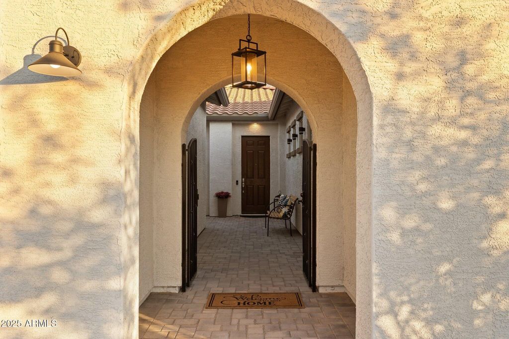 Photo of 12047 E Sereno Road, Gold Canyon, AZ 85118 (MLS # 6924422)