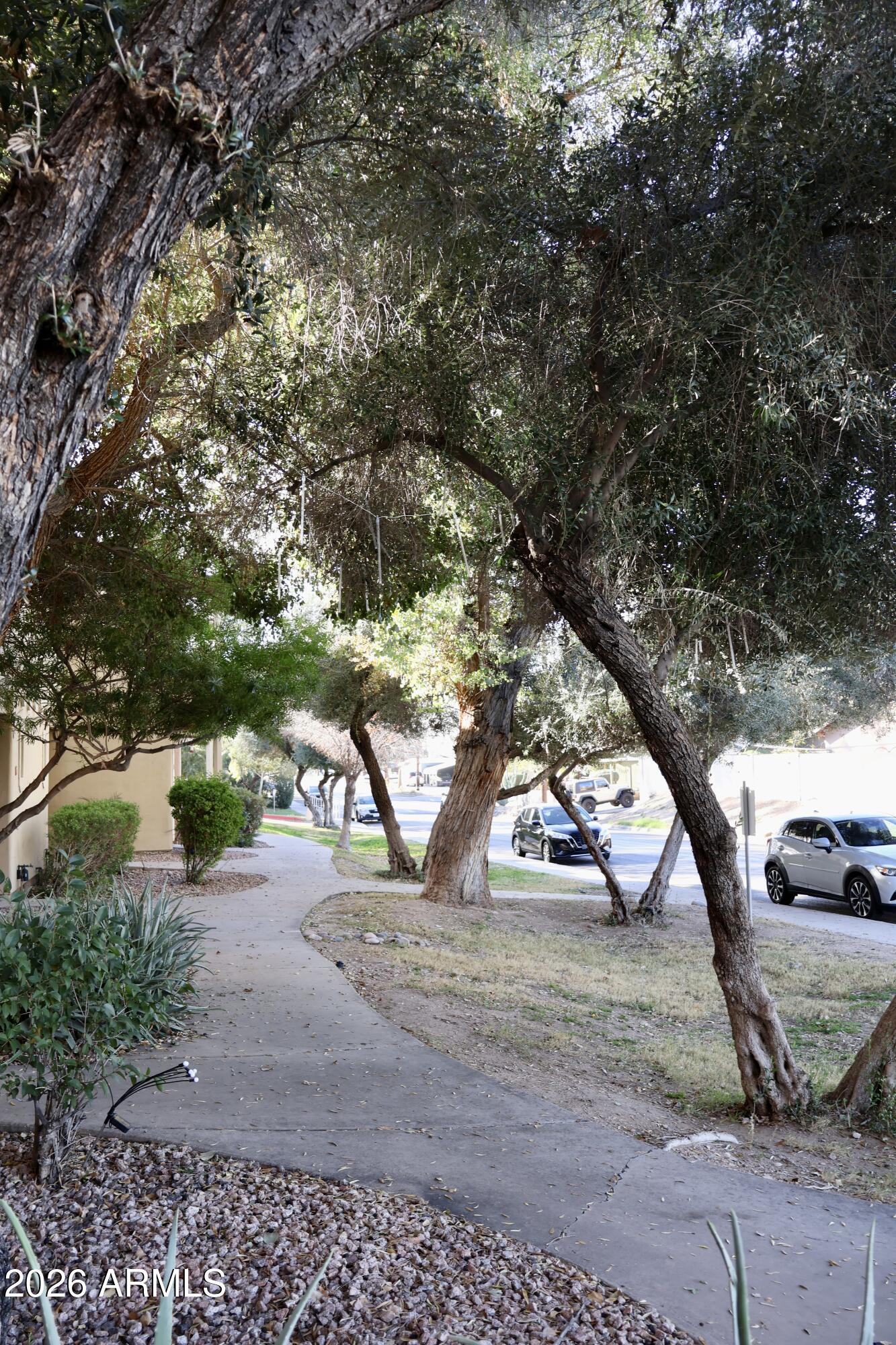 1425 E DESERT COVE Avenue 13