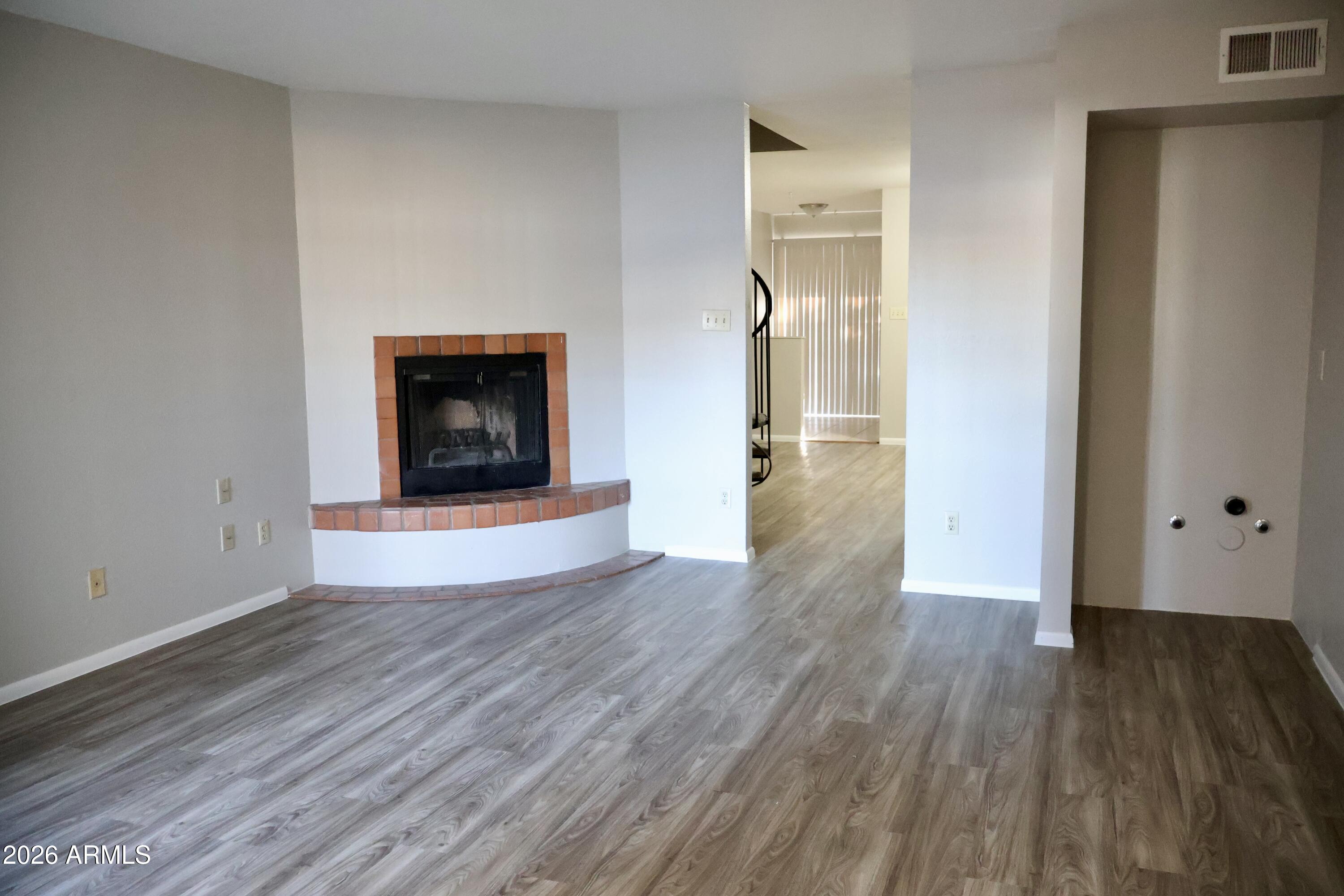 1425 E DESERT COVE Avenue 13