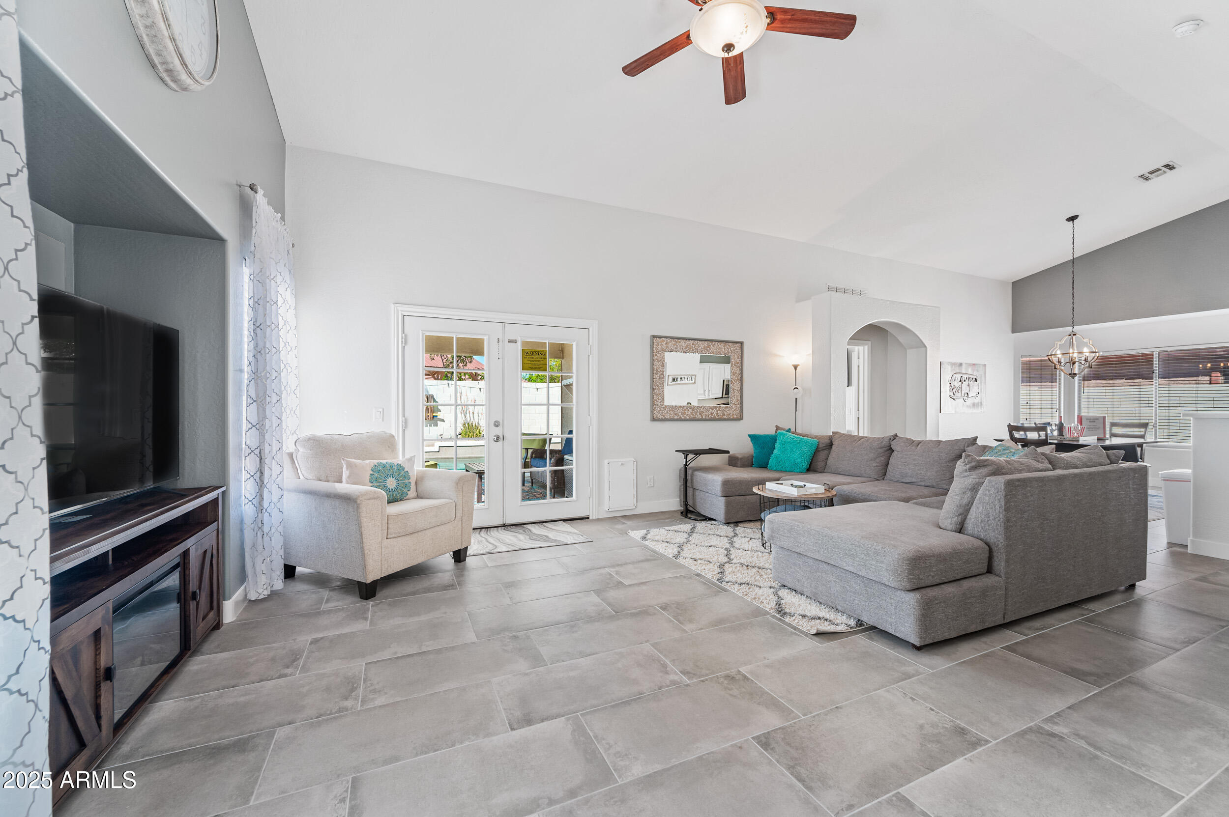 3228 E SANDY Way