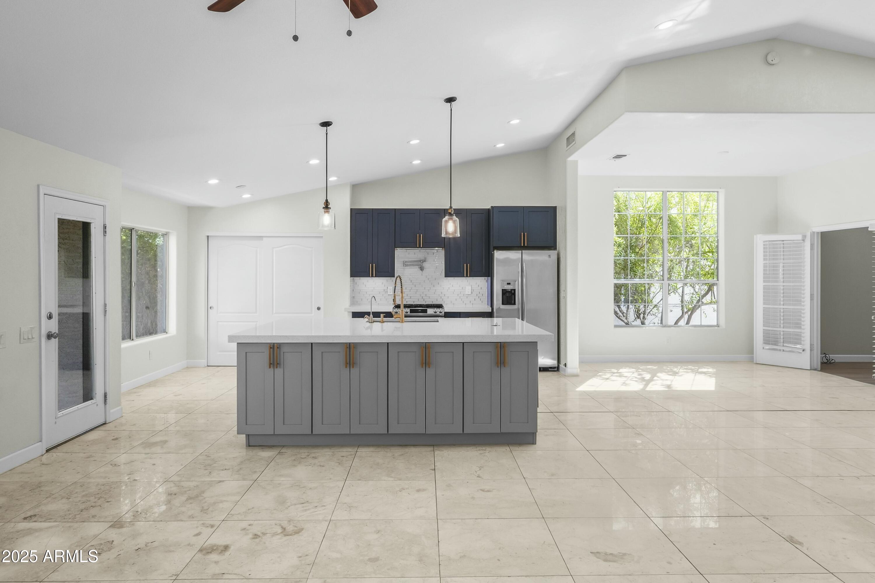 6920 W VIA MONTOYA Drive