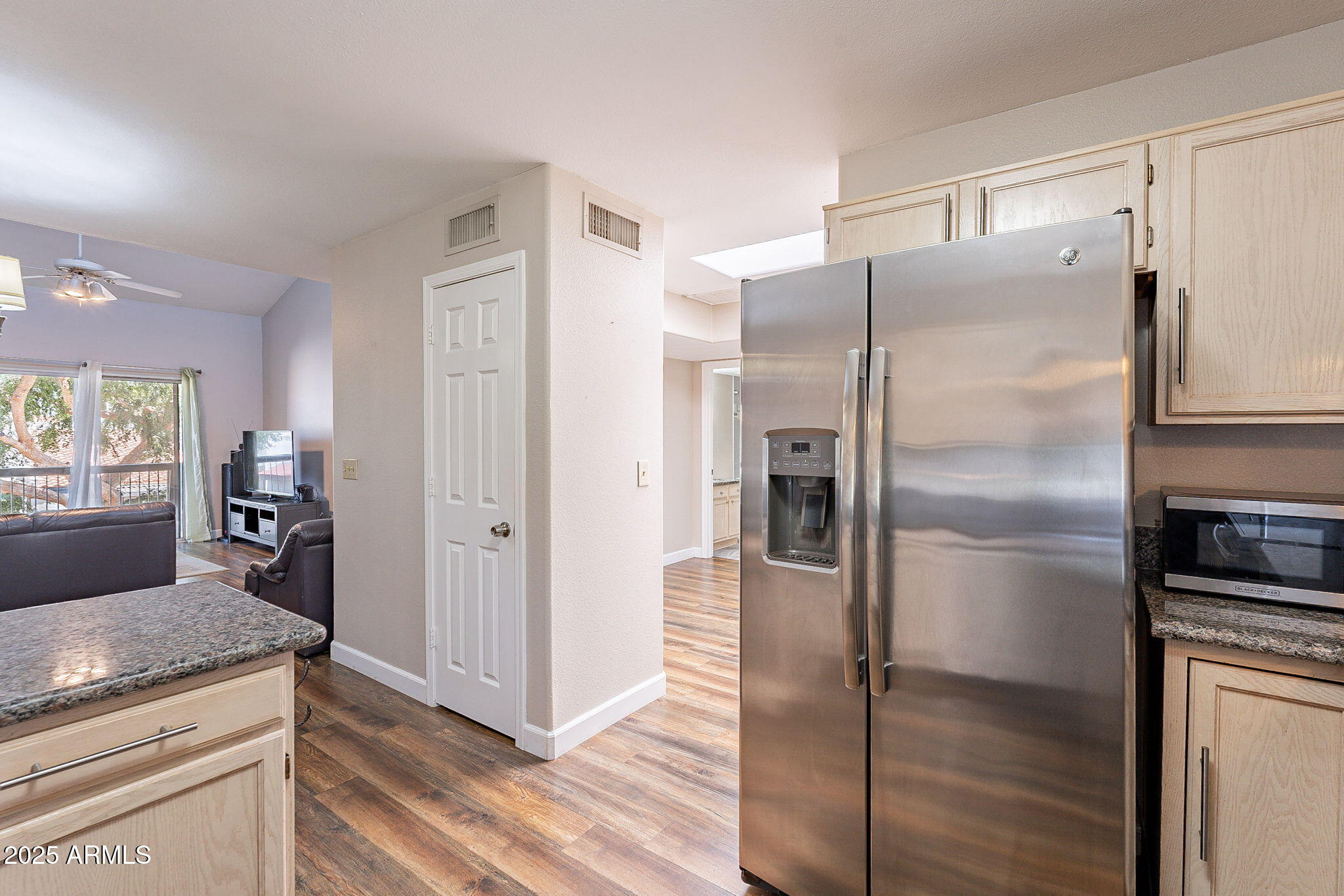 220 N 22nd Place 2097