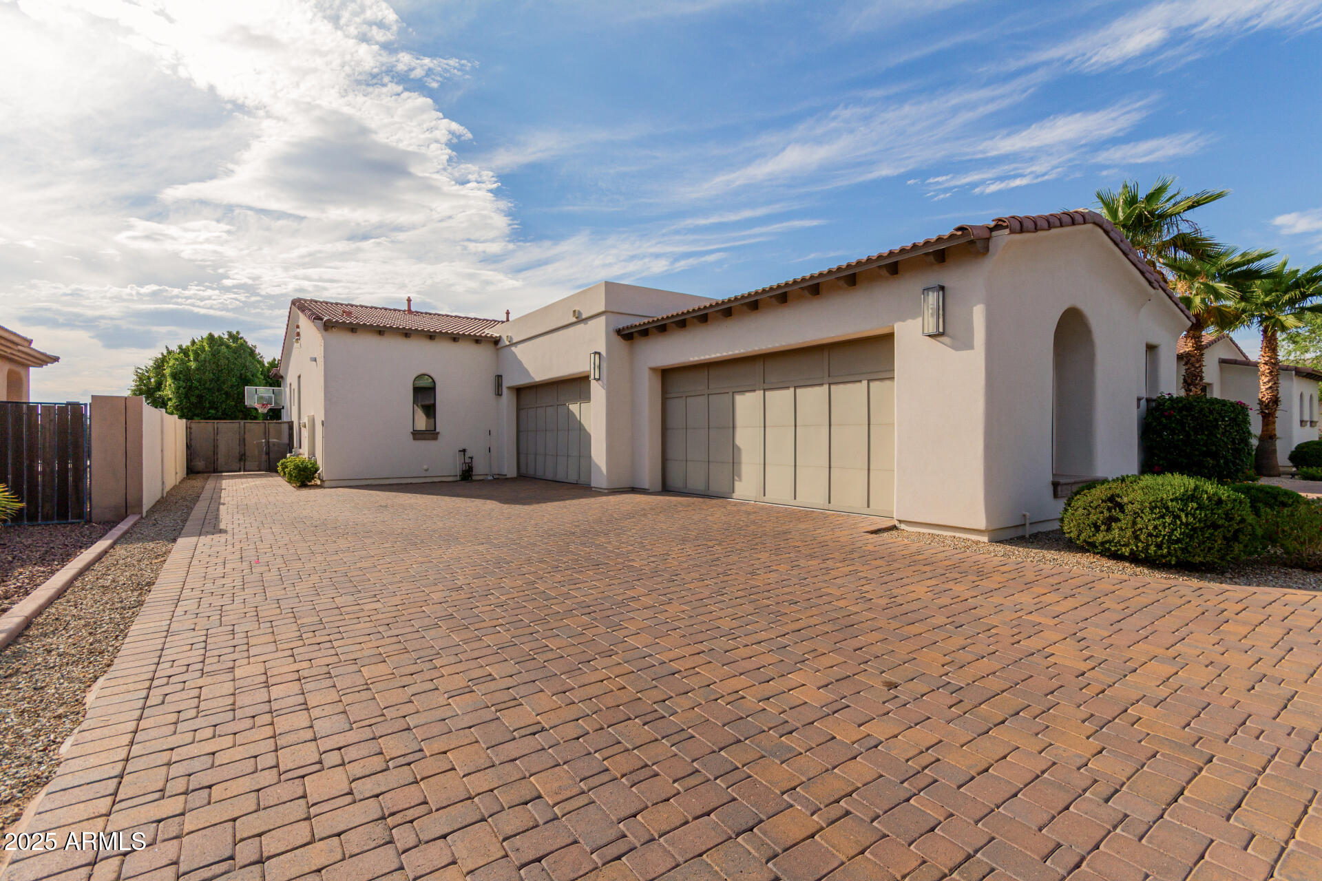 5940 S GEMSTONE Drive
