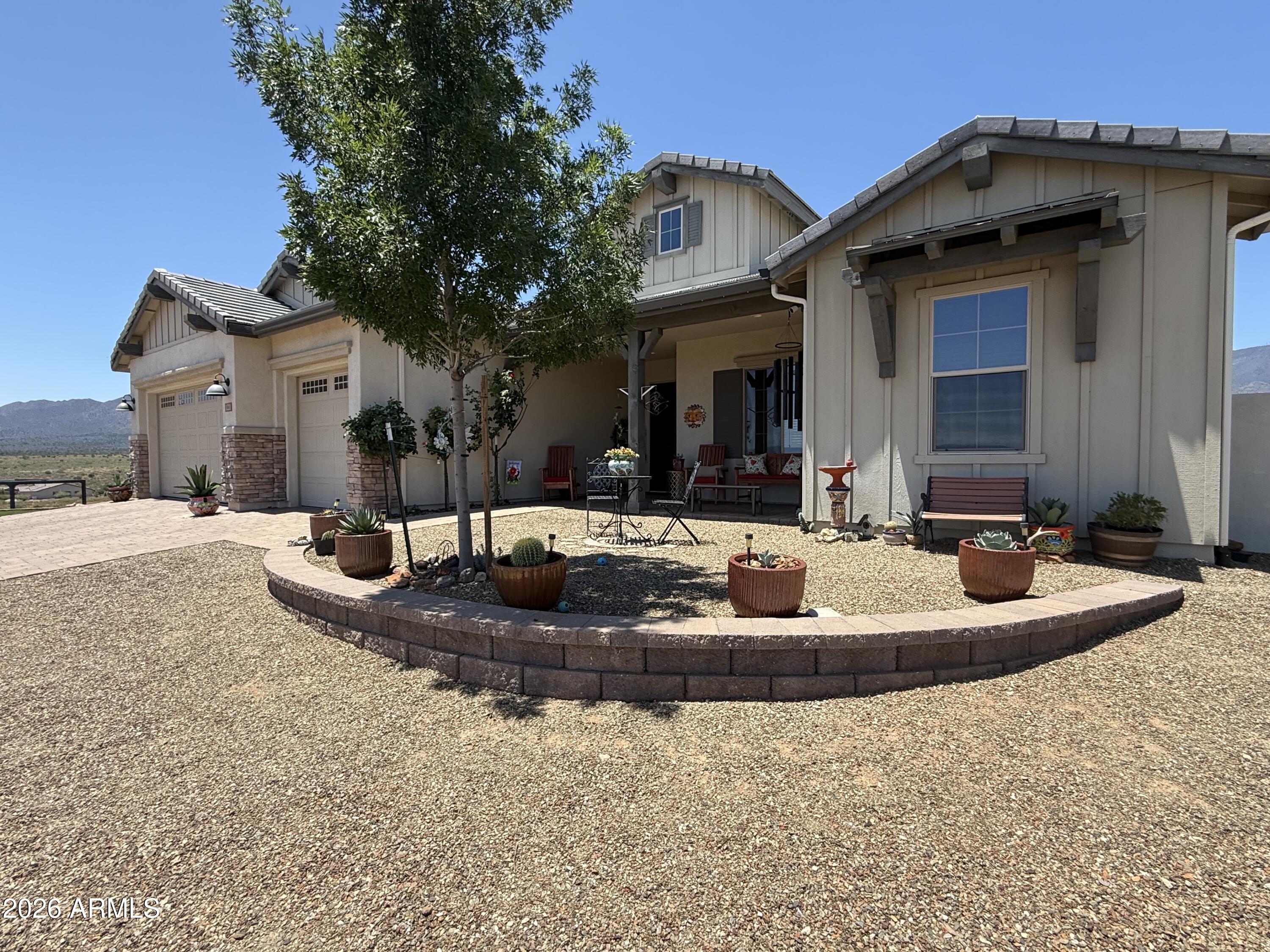 1220 E PARTRIDGE Court