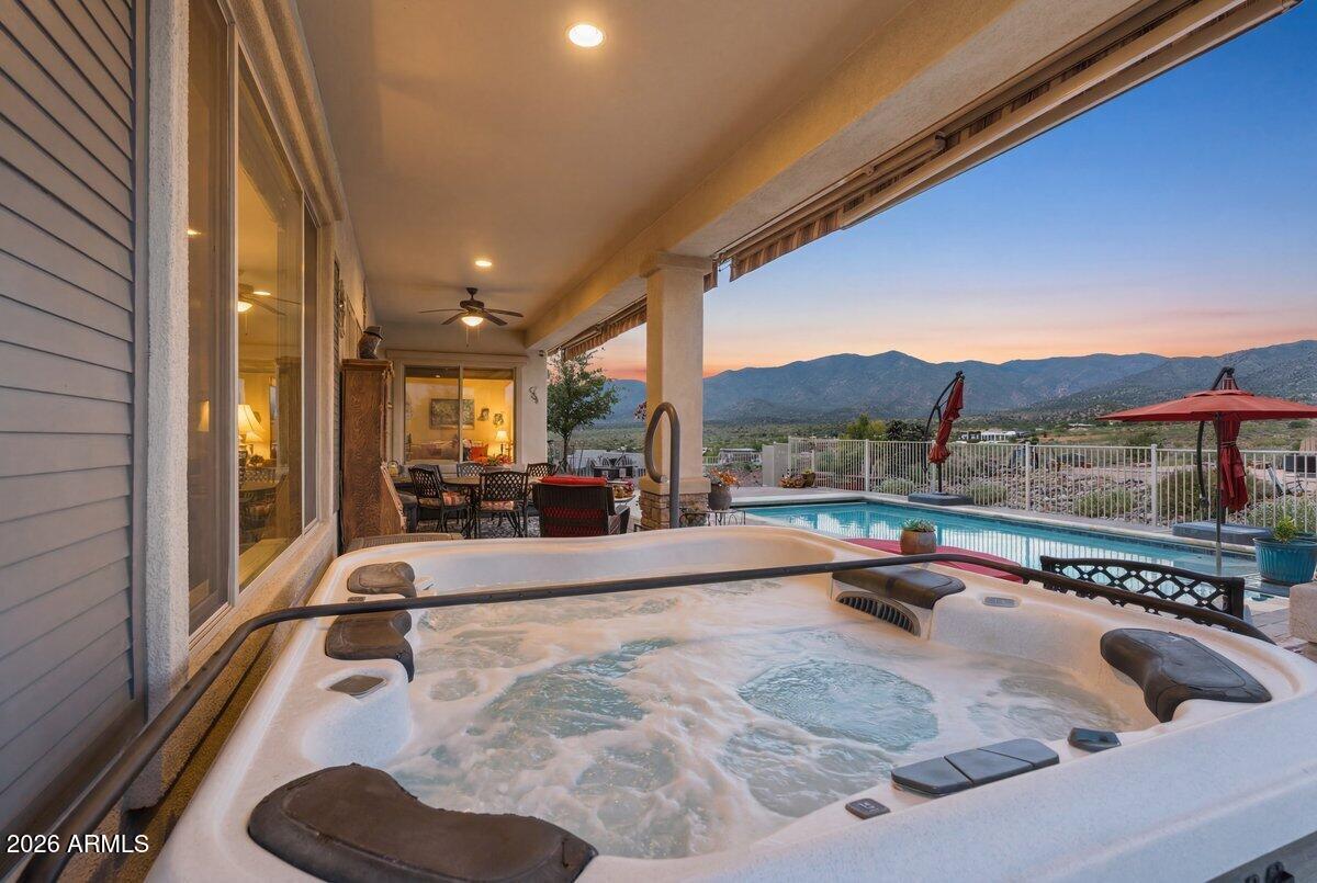 1220 E PARTRIDGE Court