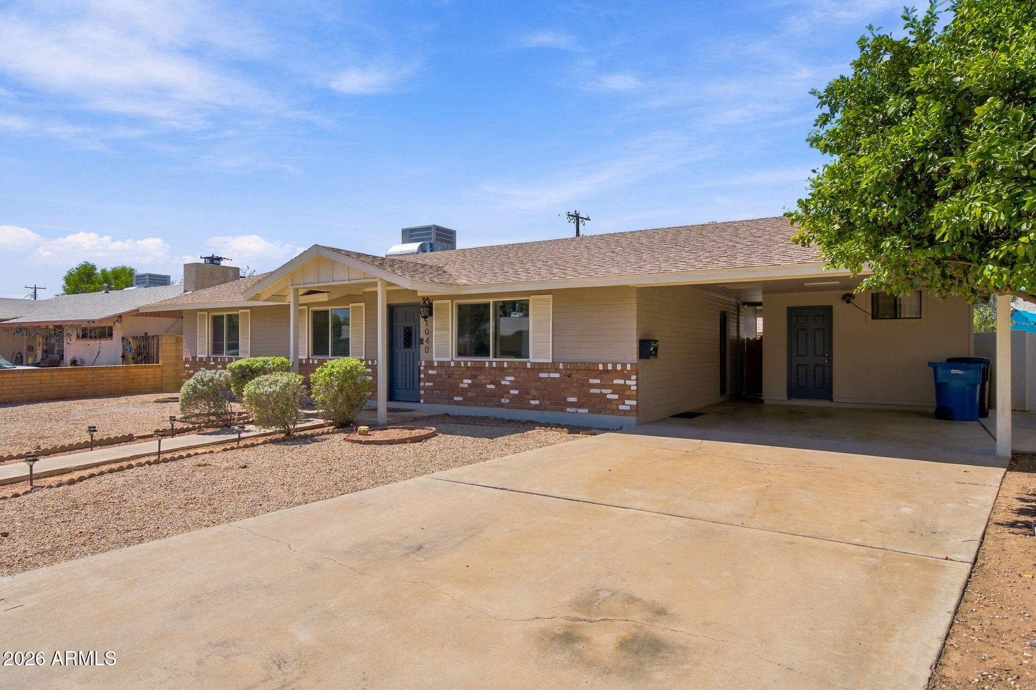 1040 S GRAND --