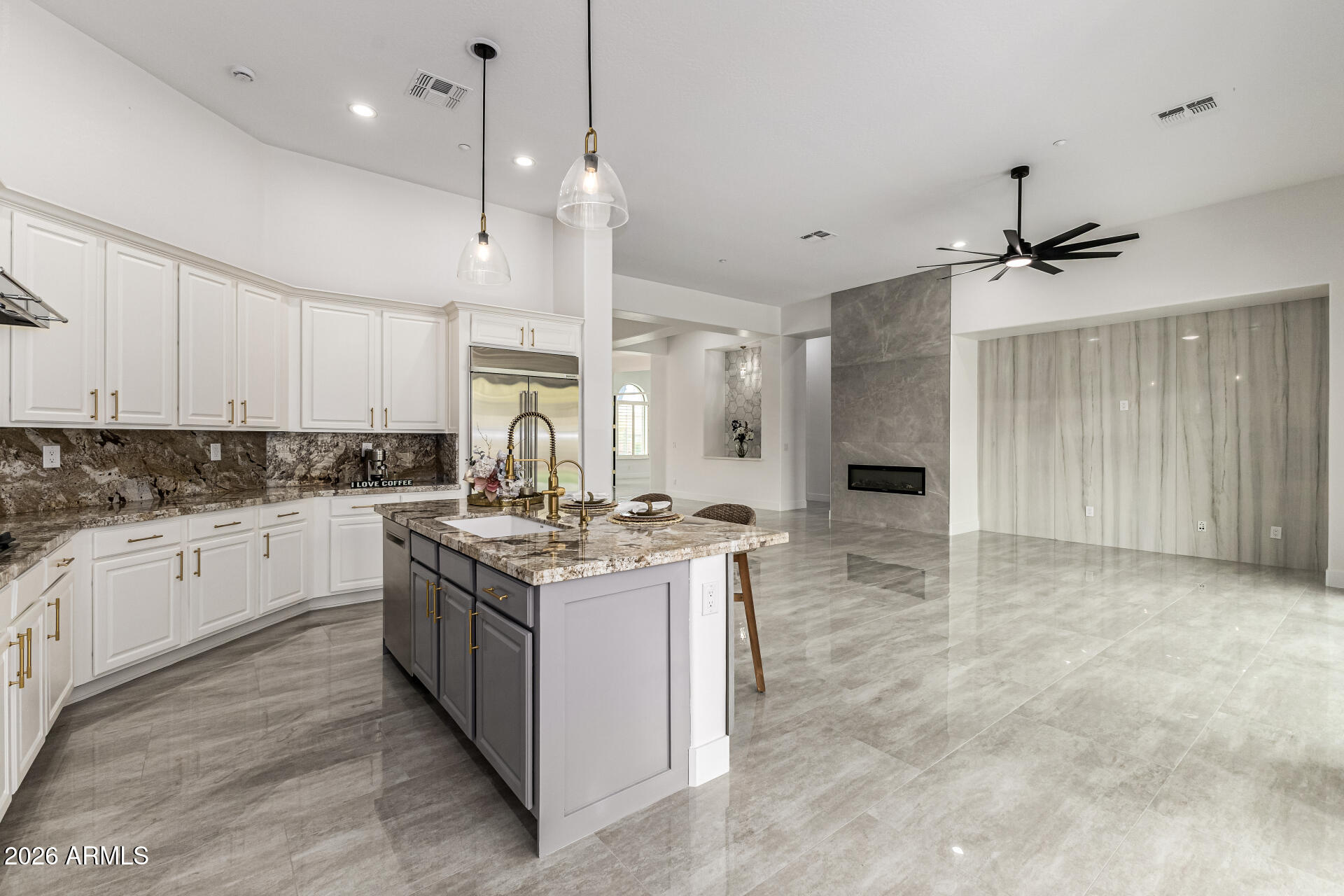 ANTHEM UNIT 24 - Residential