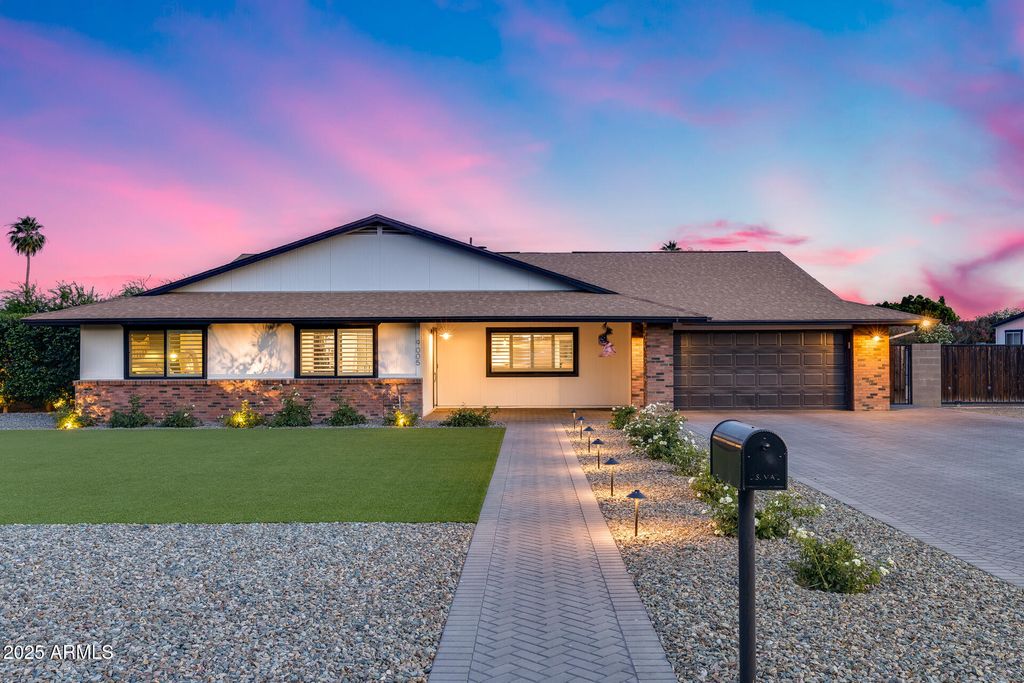 Photo of 9005 W Villa Chula Street, Peoria, AZ 85383 (MLS # 7000974)