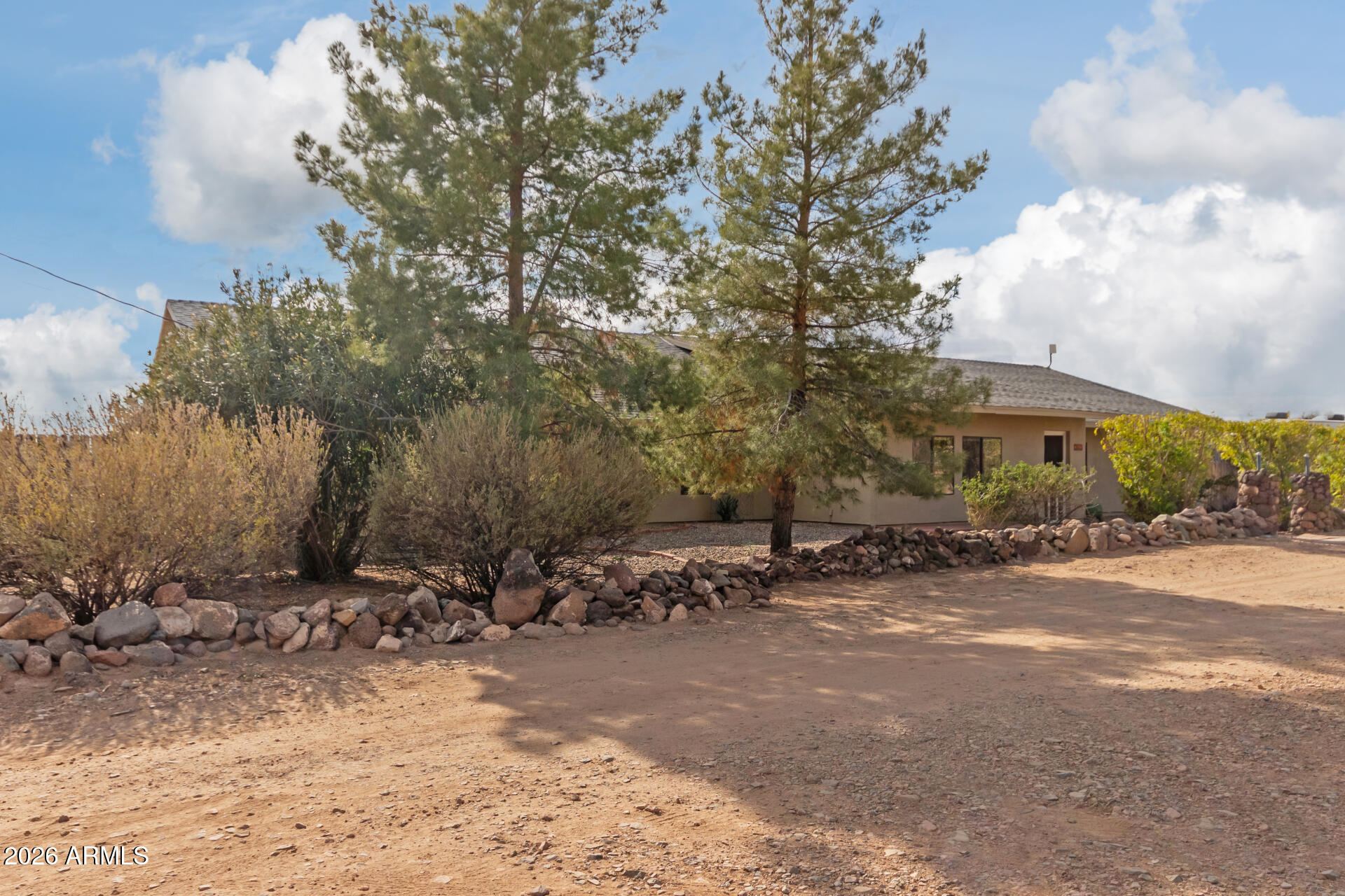 313 W SADDLE MOUNTAIN Road