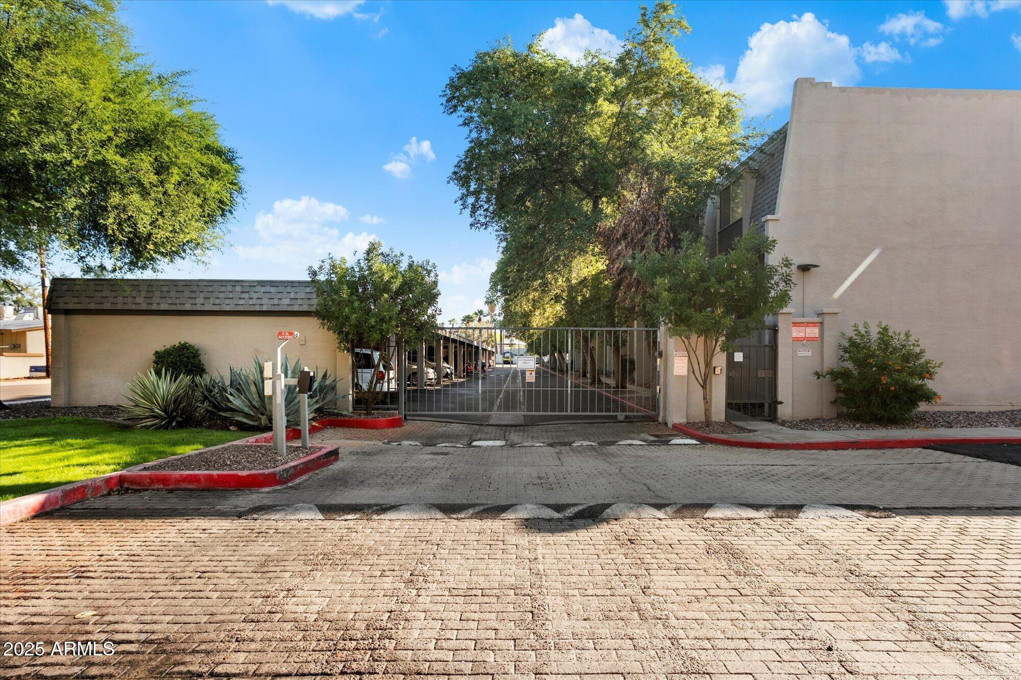 1018 E Osborn Road E