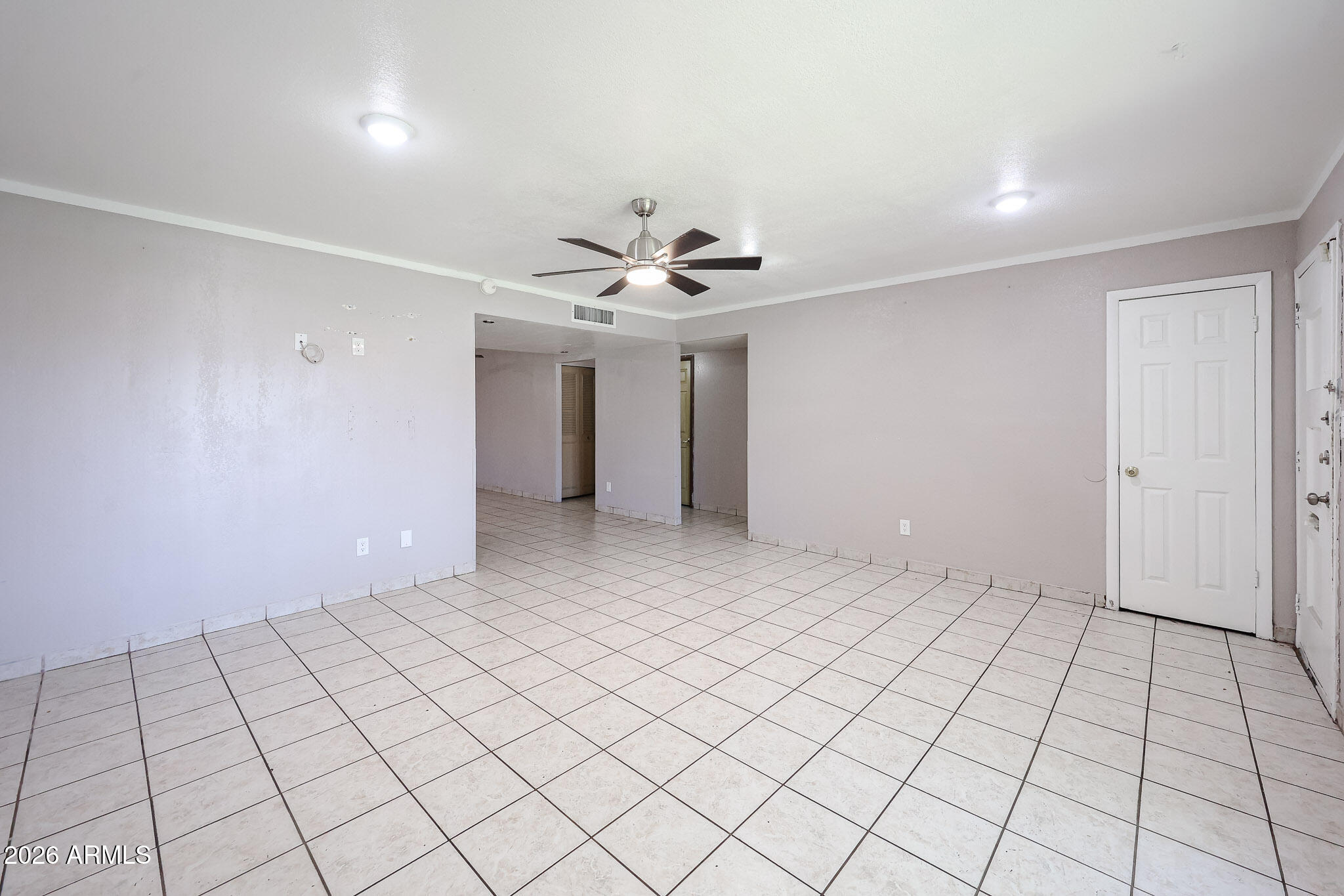 2646 W WOLF Street
