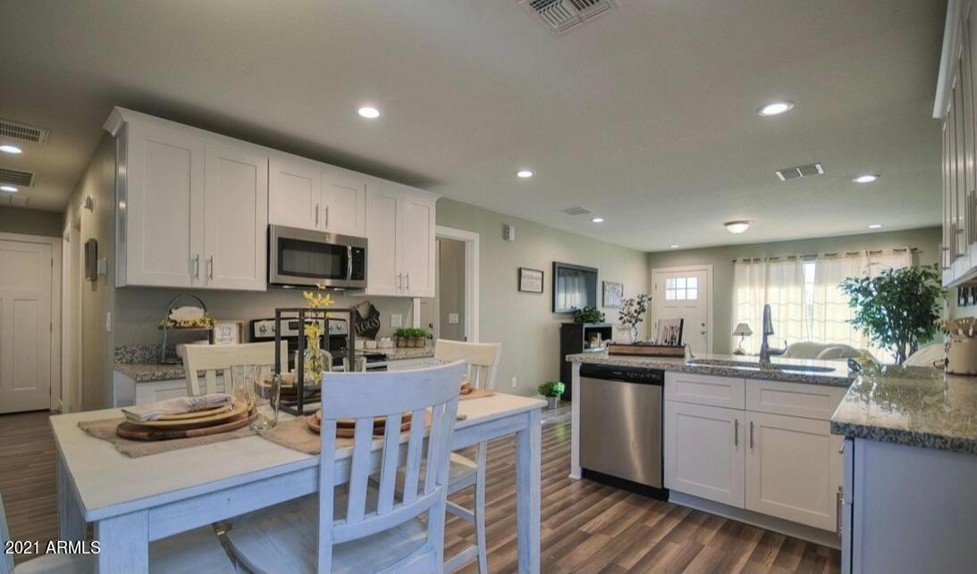 4277 W Taylor Street