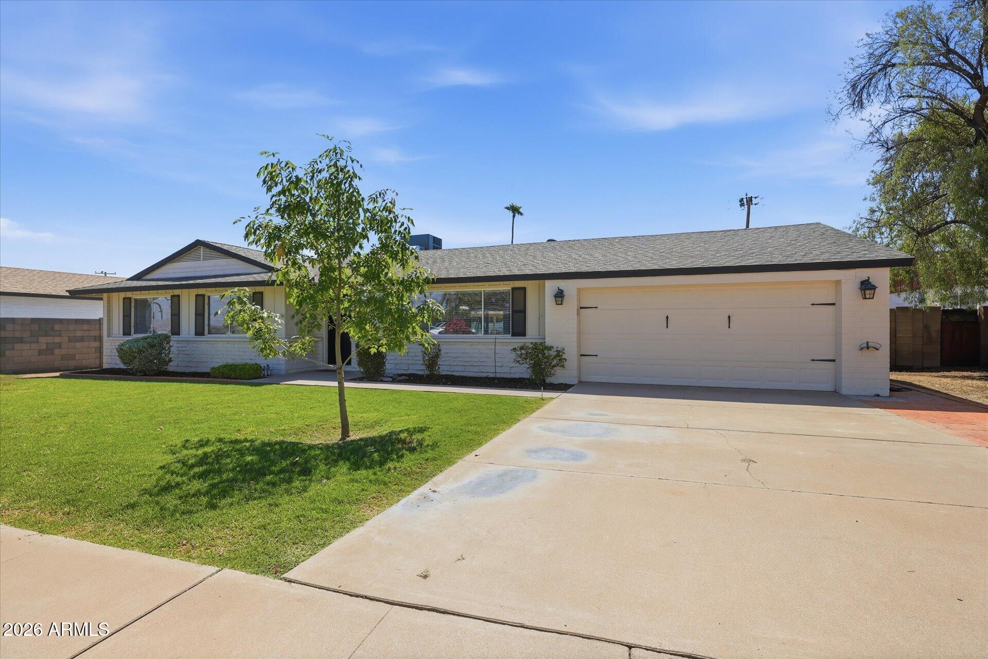 3115 E YUCCA Street