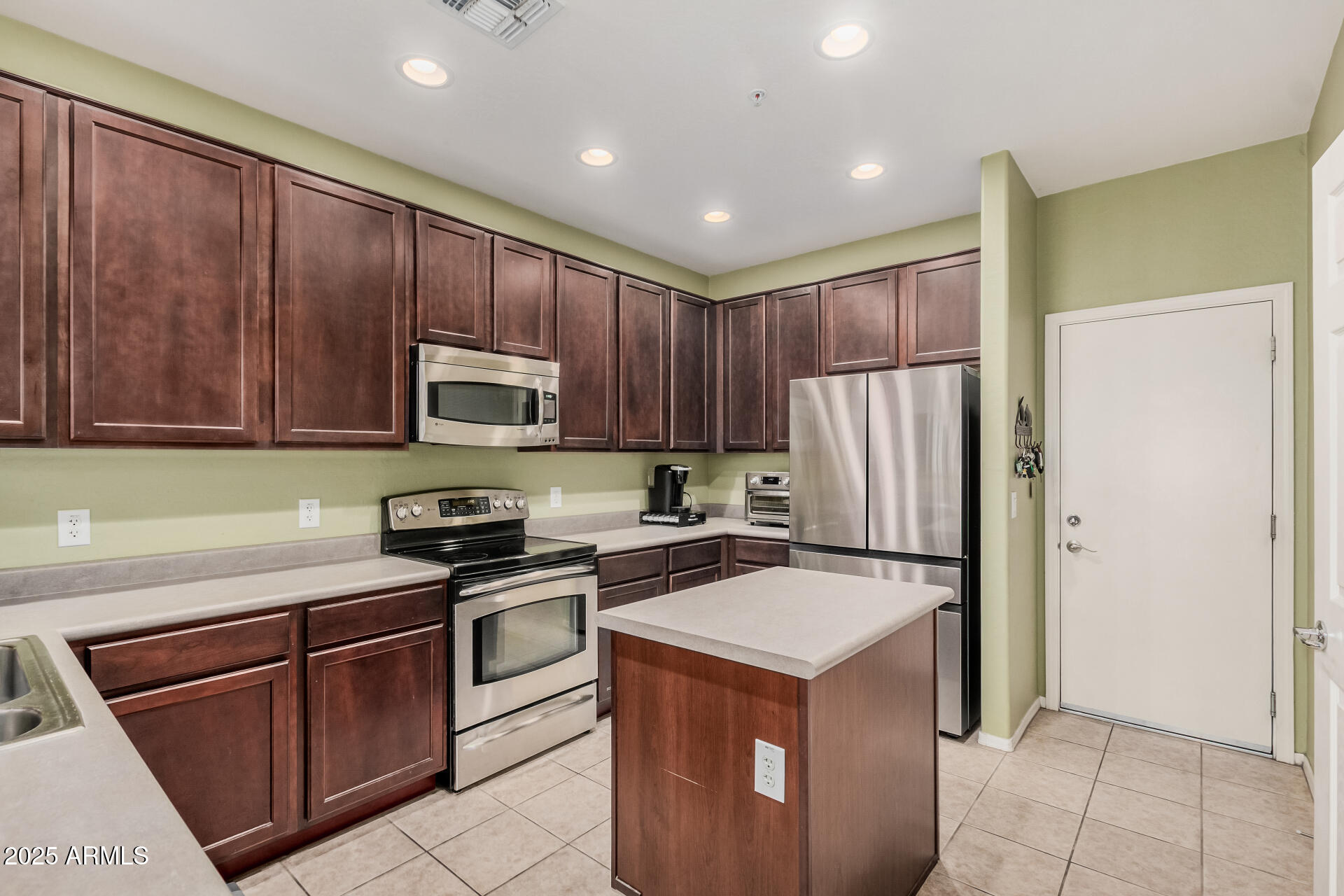 TOWNSQUARE AT SIERRA VERDE CONDOMINIUM - Residential