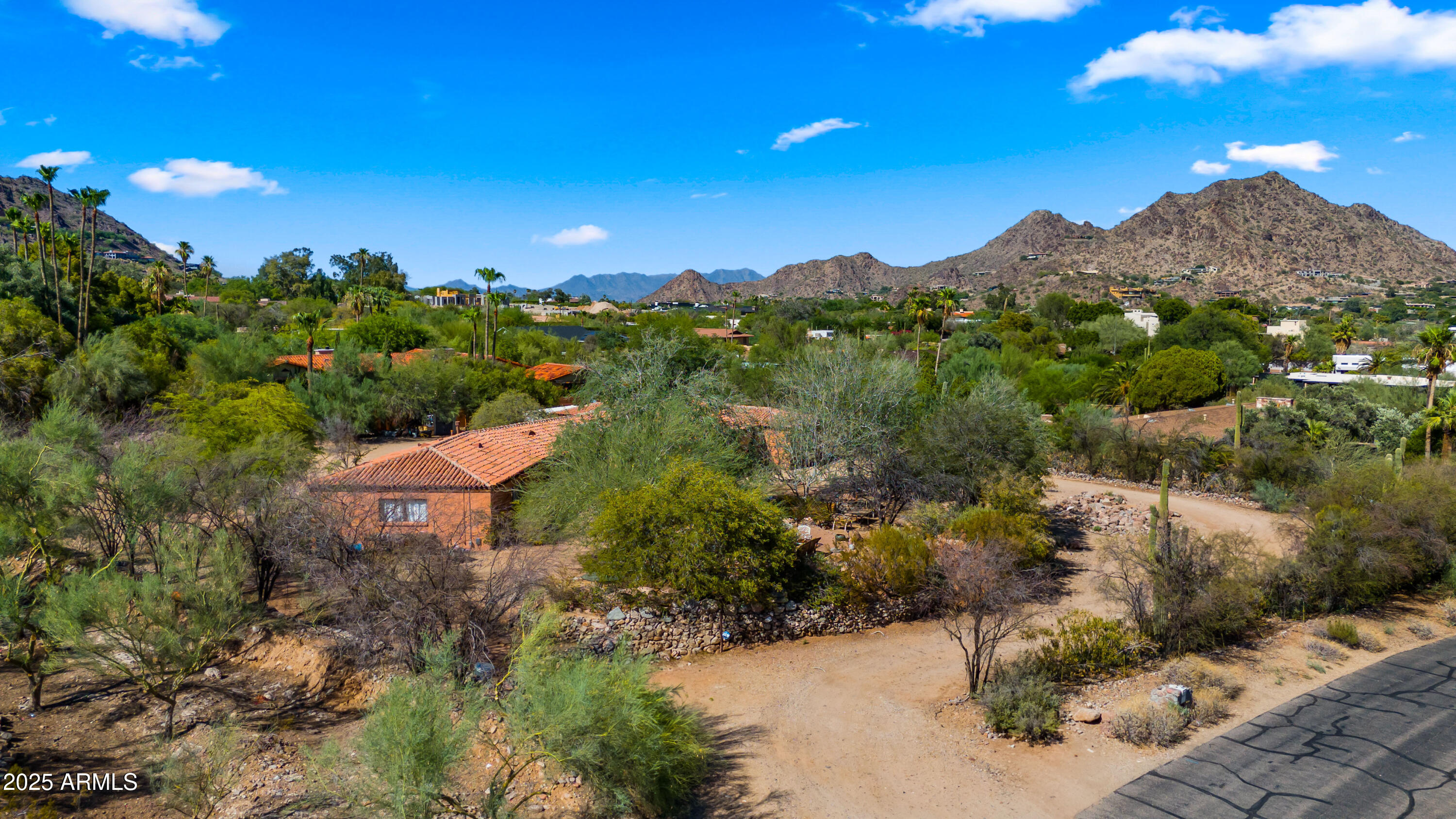 4510 E PEPPER TREE Lane 14