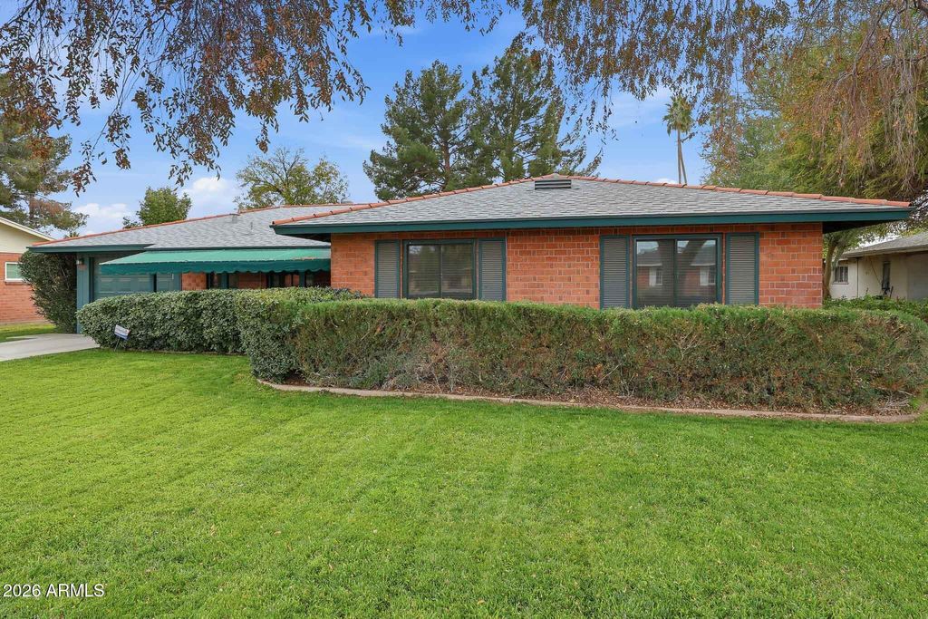 Photo of 2215 W Earll Drive, Phoenix, AZ 85015 (MLS # 6976346)