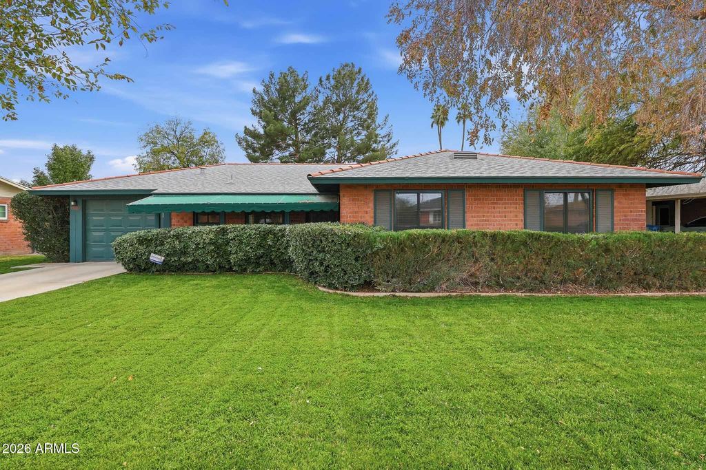 Photo of 2215 W Earll Drive, Phoenix, AZ 85015 (MLS # 6976346)