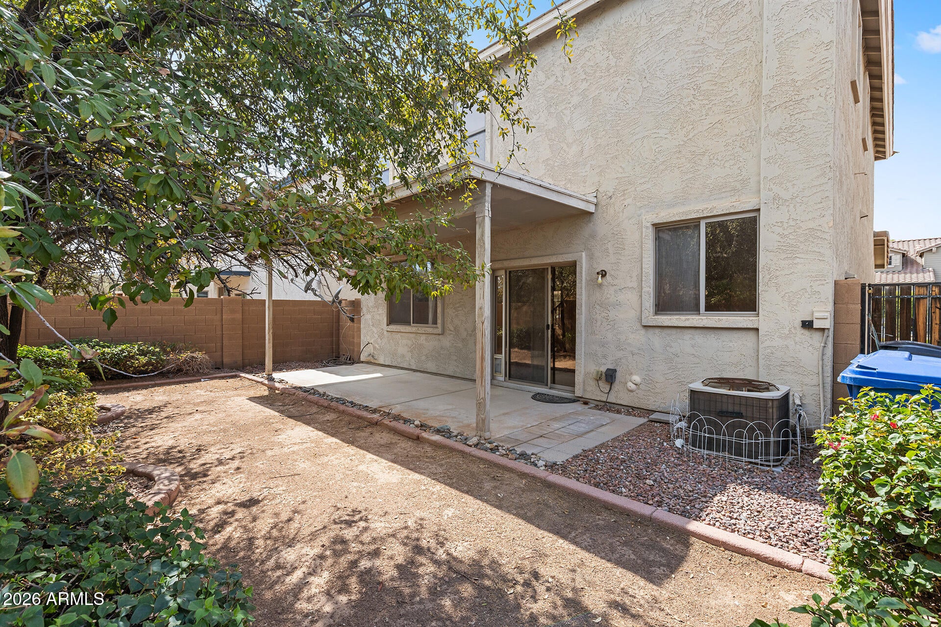 17401 W HOLLAND Lane
