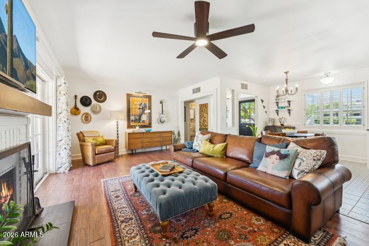 3201 E COLTER Street