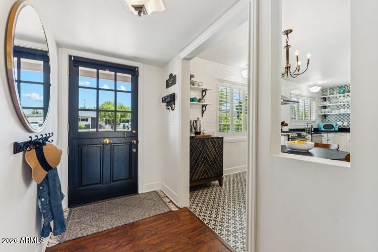 3201 E COLTER Street