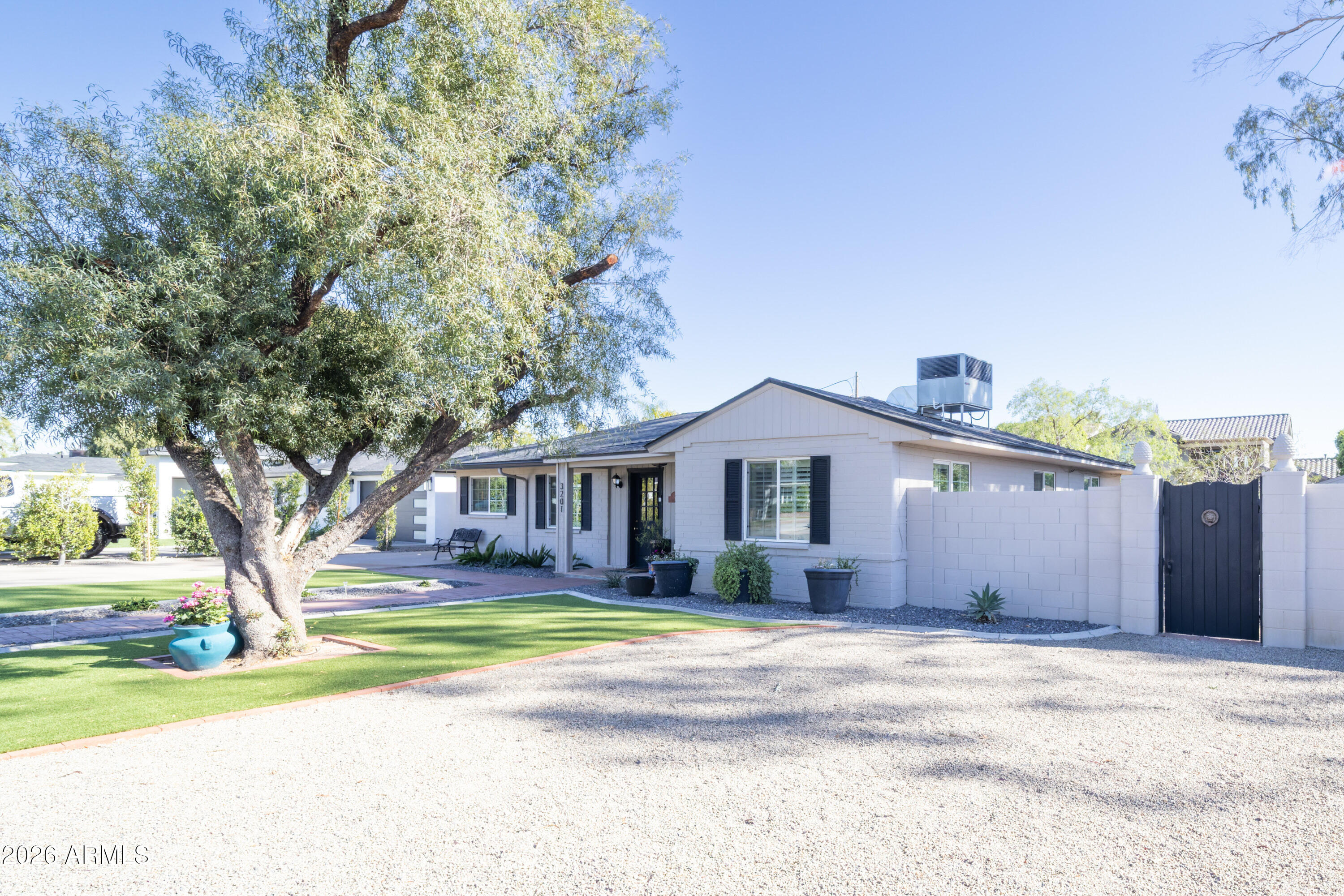 3201 E COLTER Street