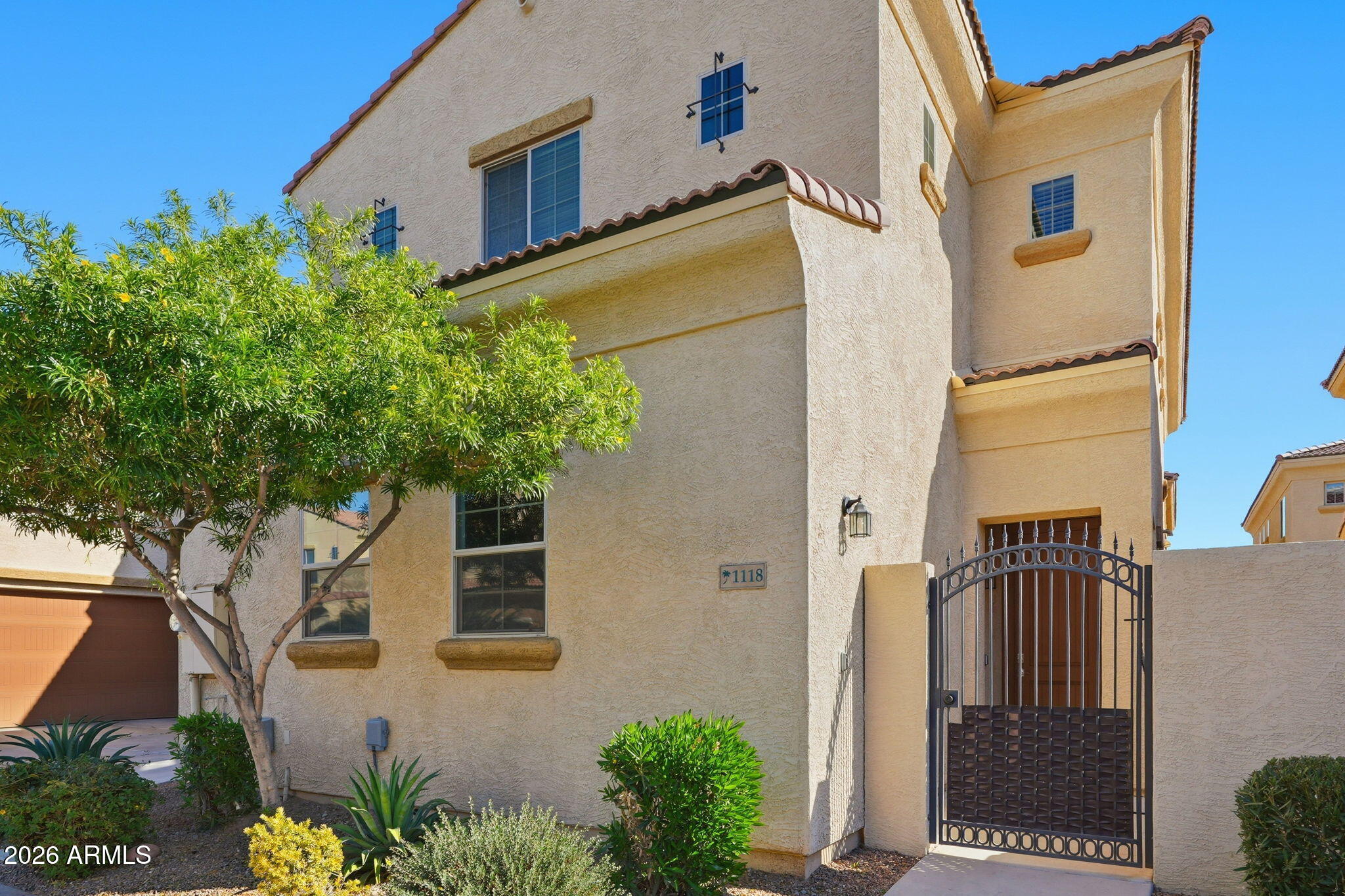 1367 S COUNTRY CLUB Drive 1118