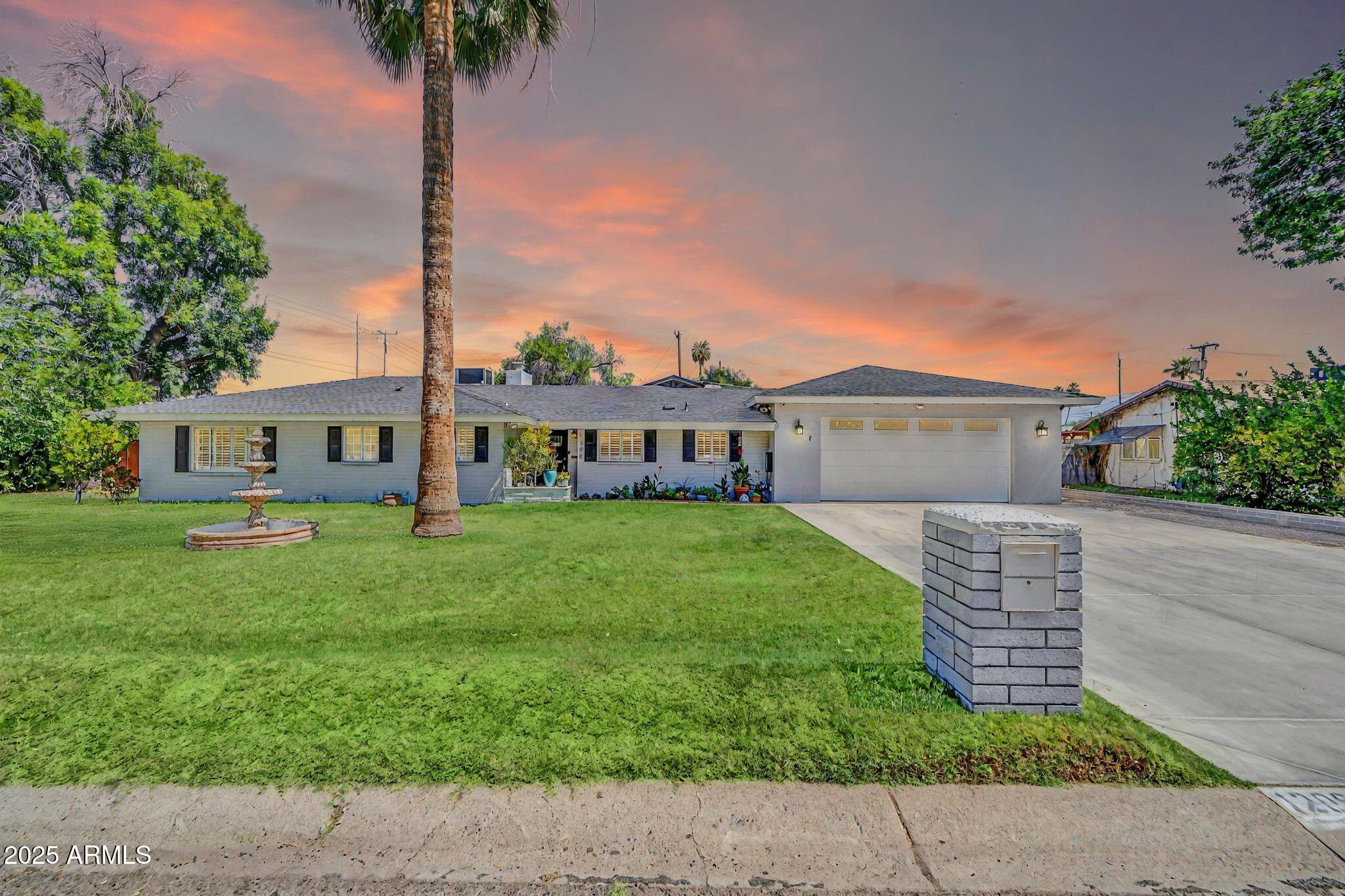 1208 E TUCKEY Lane