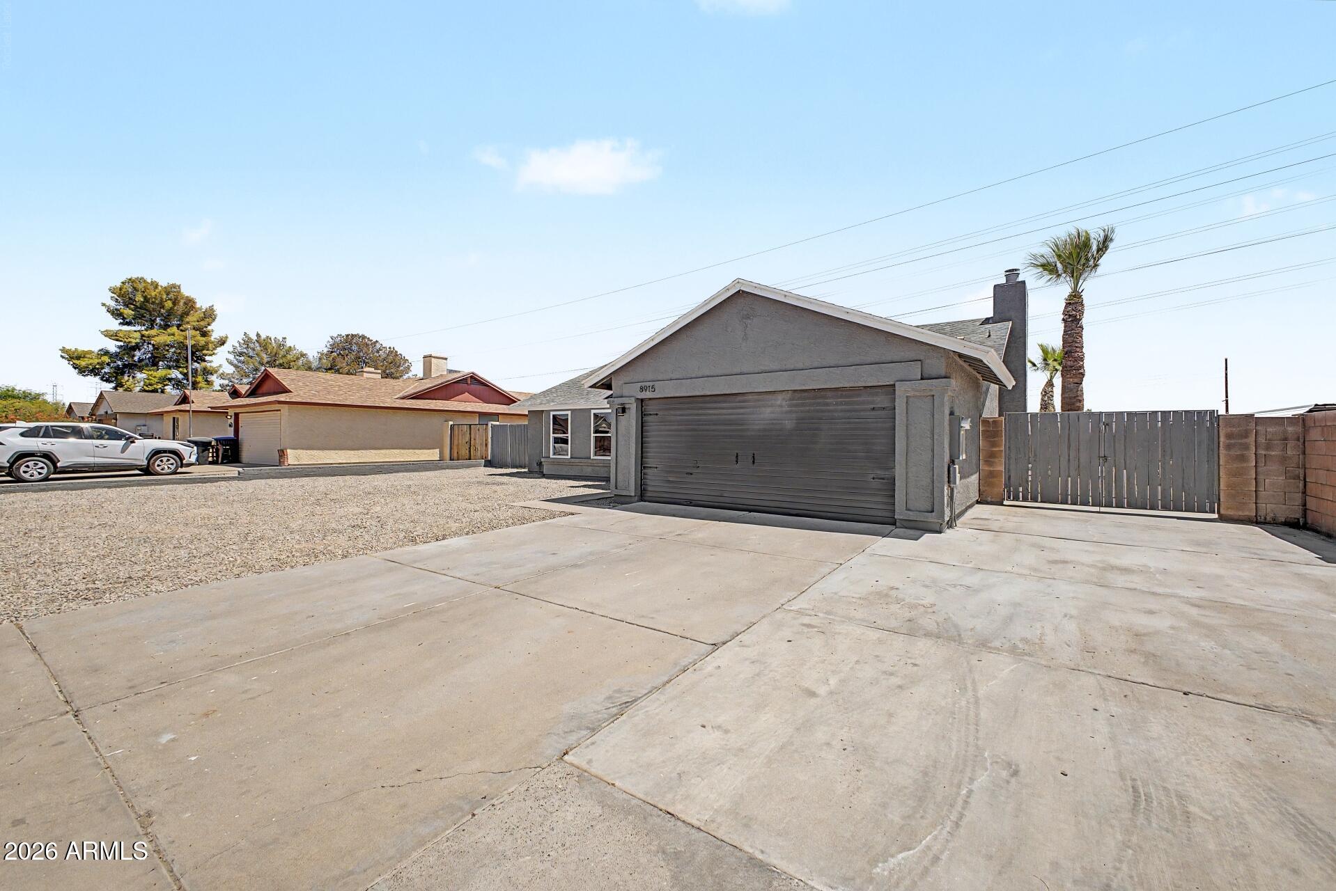 8915 W LAS PALMARITAS Drive