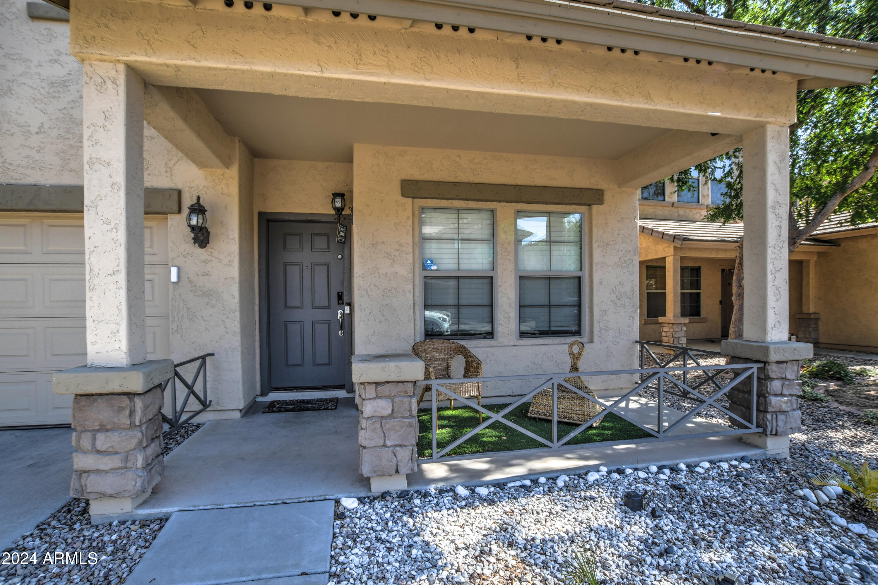 2015 W DAVIS Road