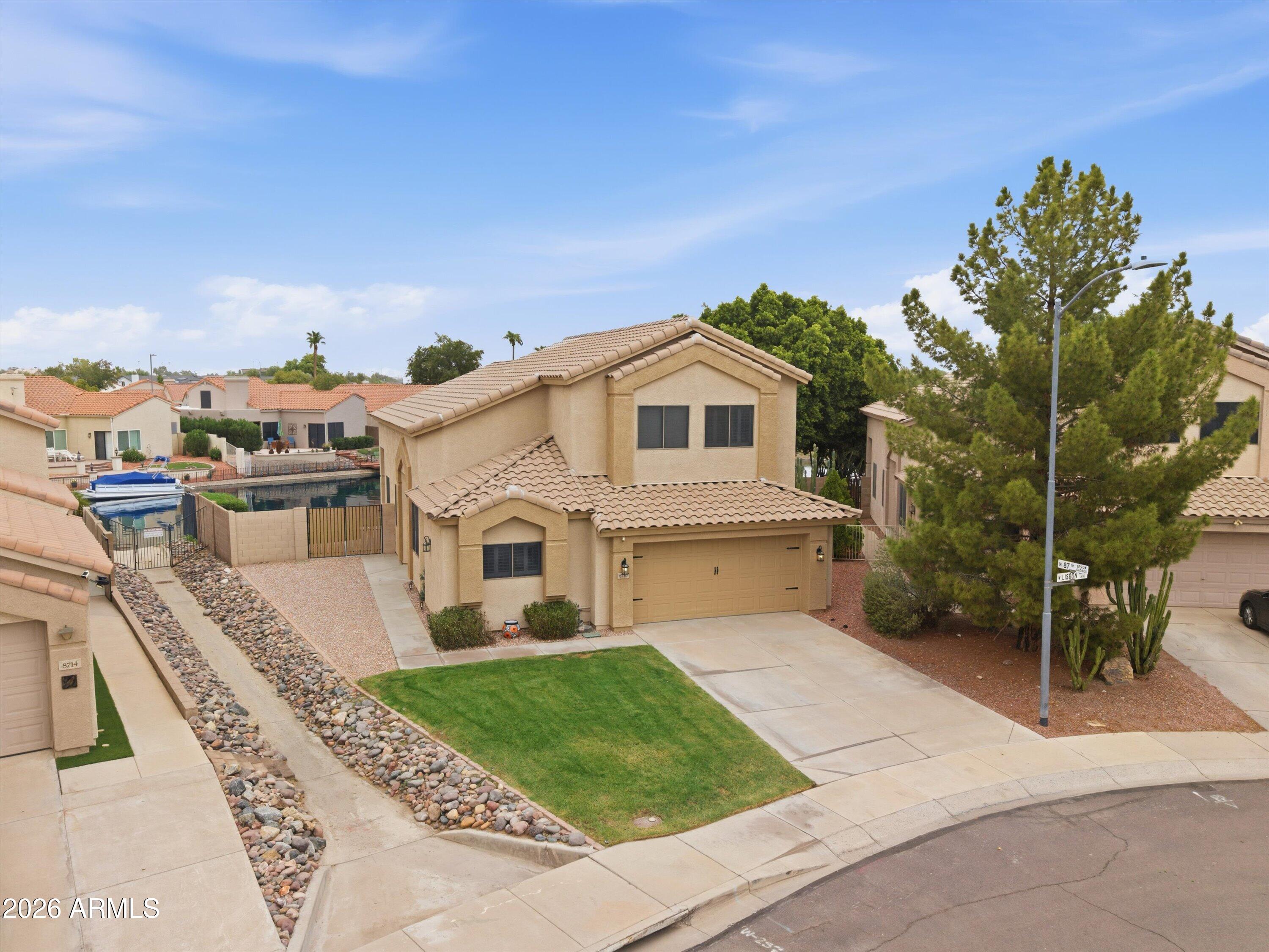 8710 W LISBON Lane