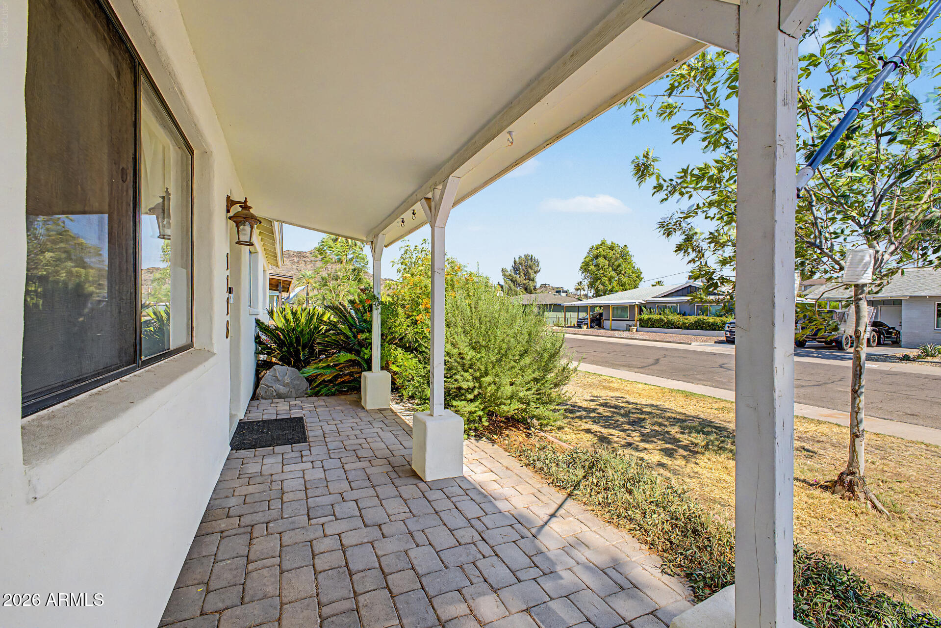 1118 E DIANA Avenue