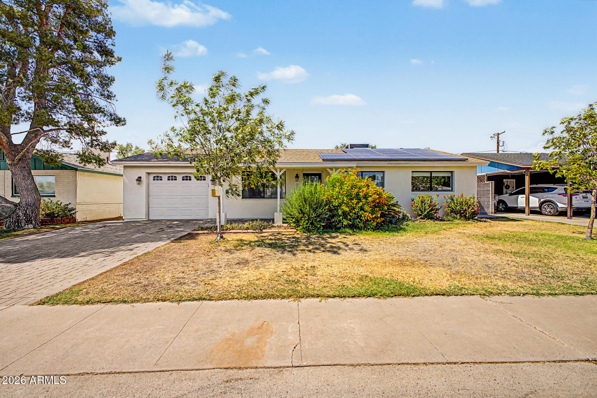 1118 E DIANA Avenue