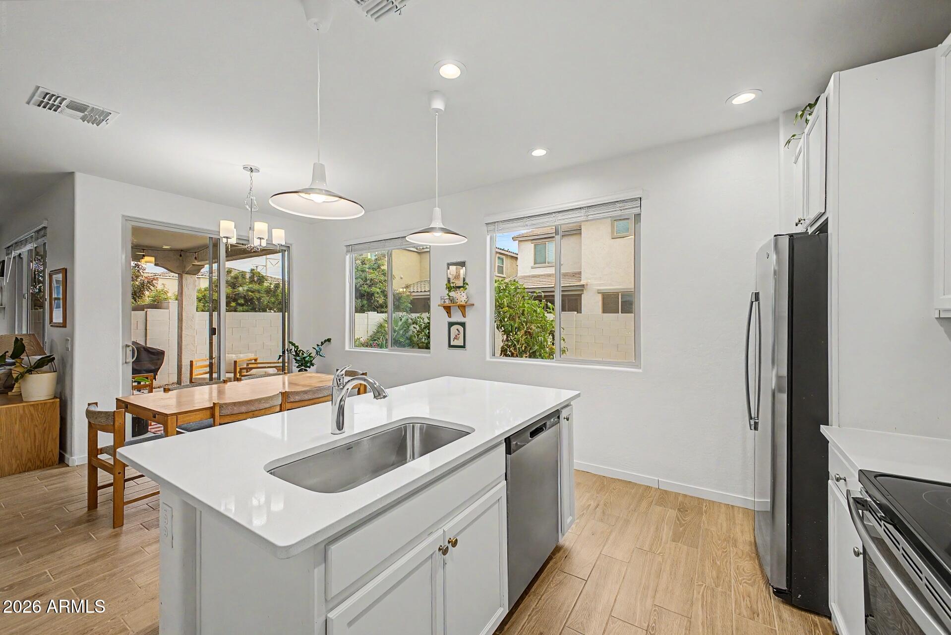 EASTRIDGE MANOR - Residential