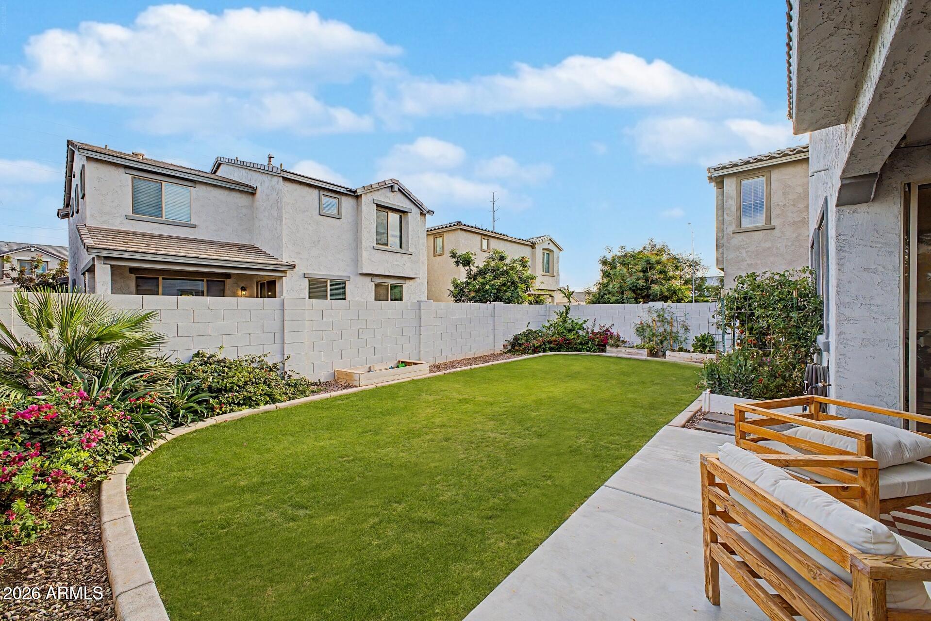 EASTRIDGE MANOR - Residential