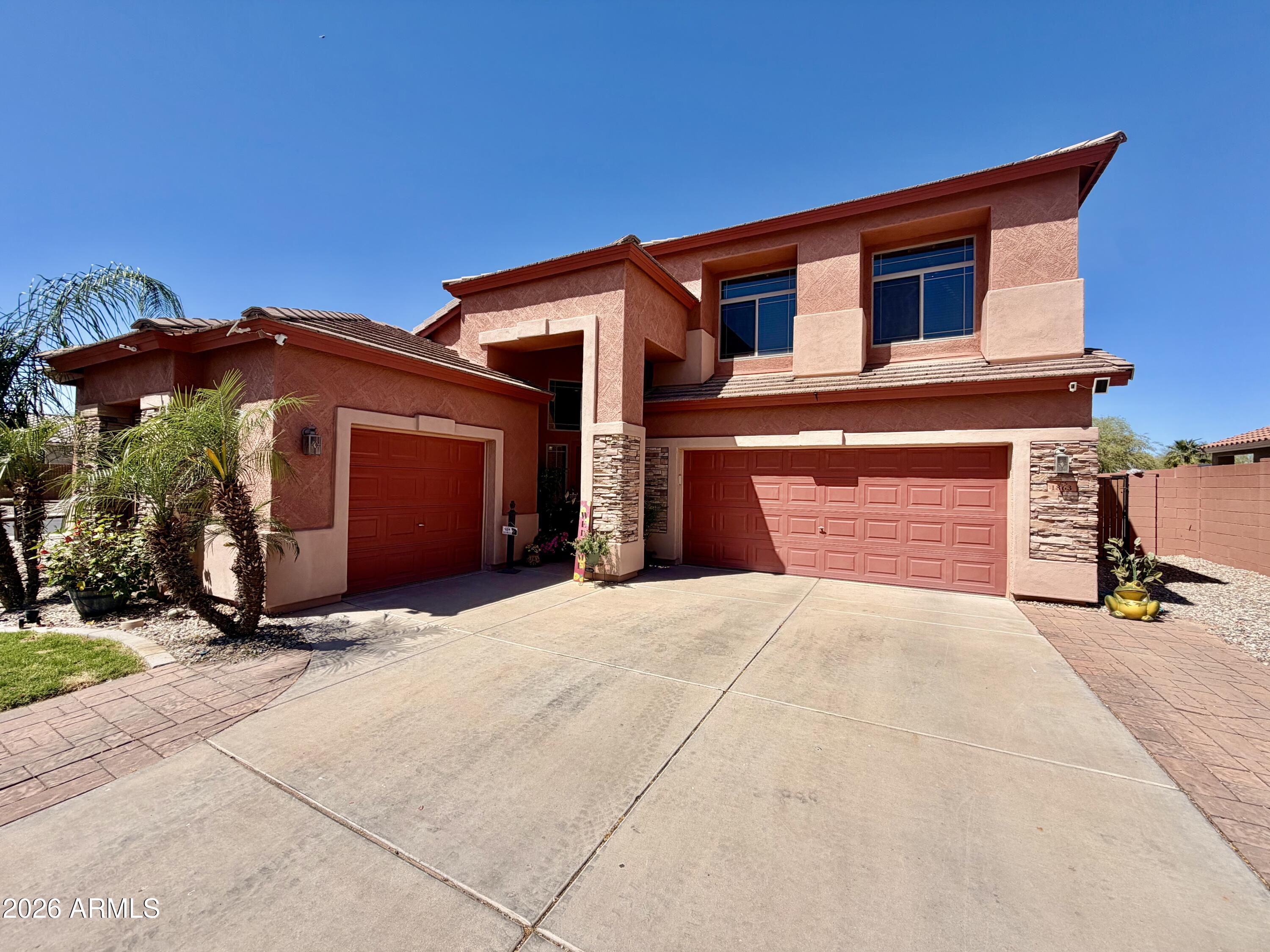 1863 N WESTFALL Lane