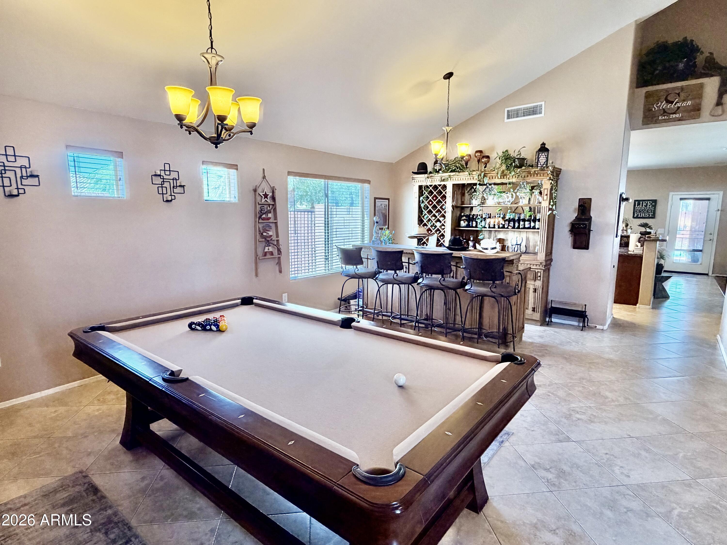 1863 N WESTFALL Lane