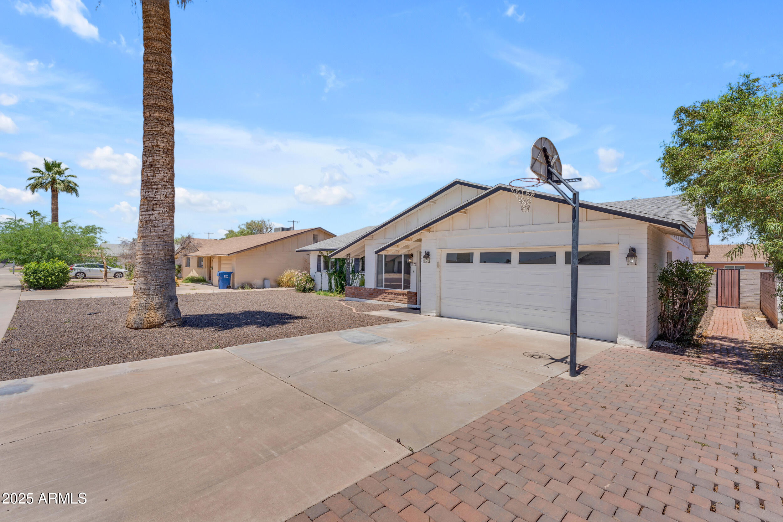 1020 E CONCORDA Drive