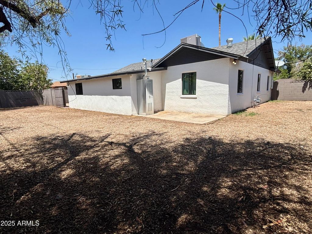 Photo of 6035 W Maryland Avenue, Glendale, AZ 85301 (MLS # 6954121)