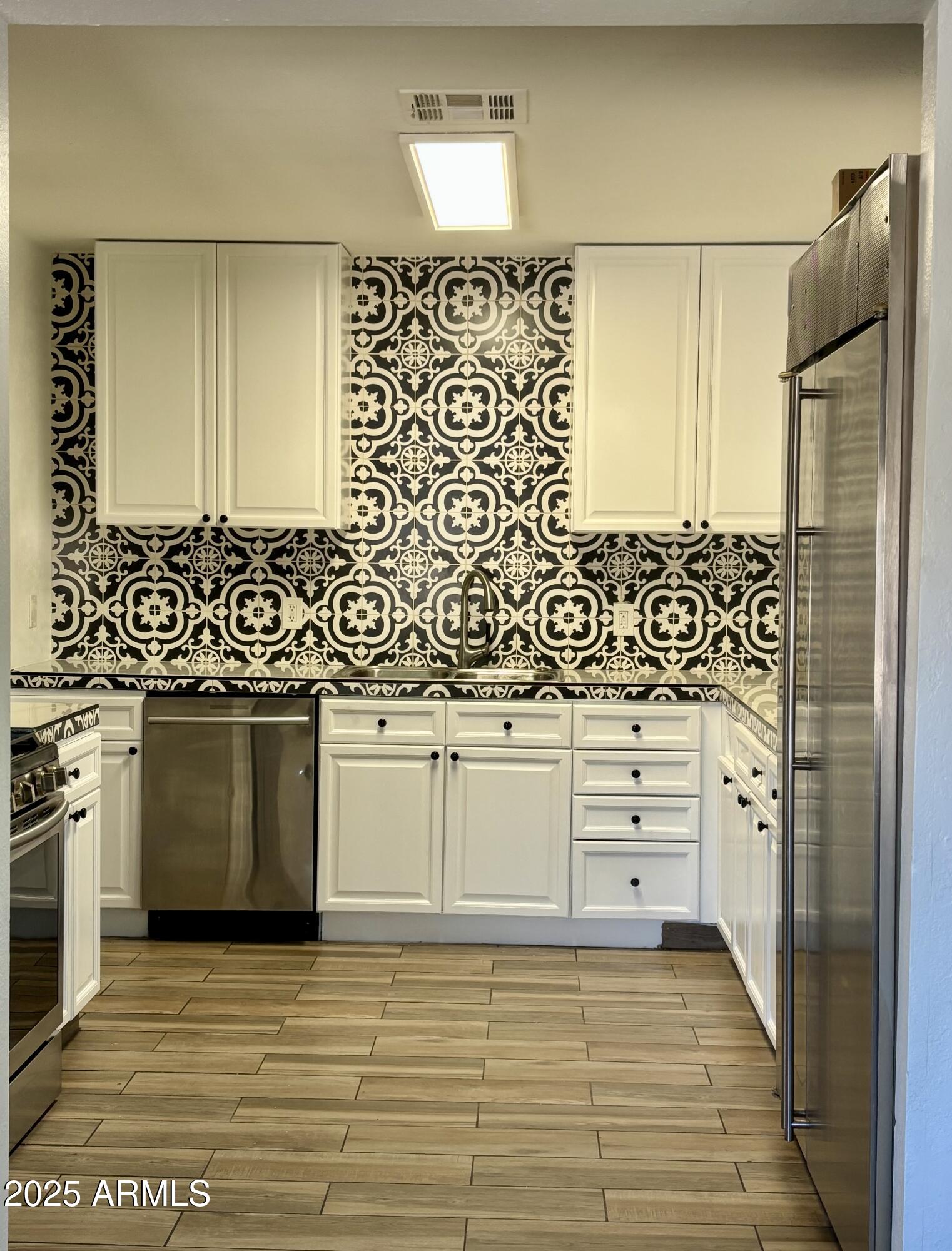 6035 W Maryland Avenue