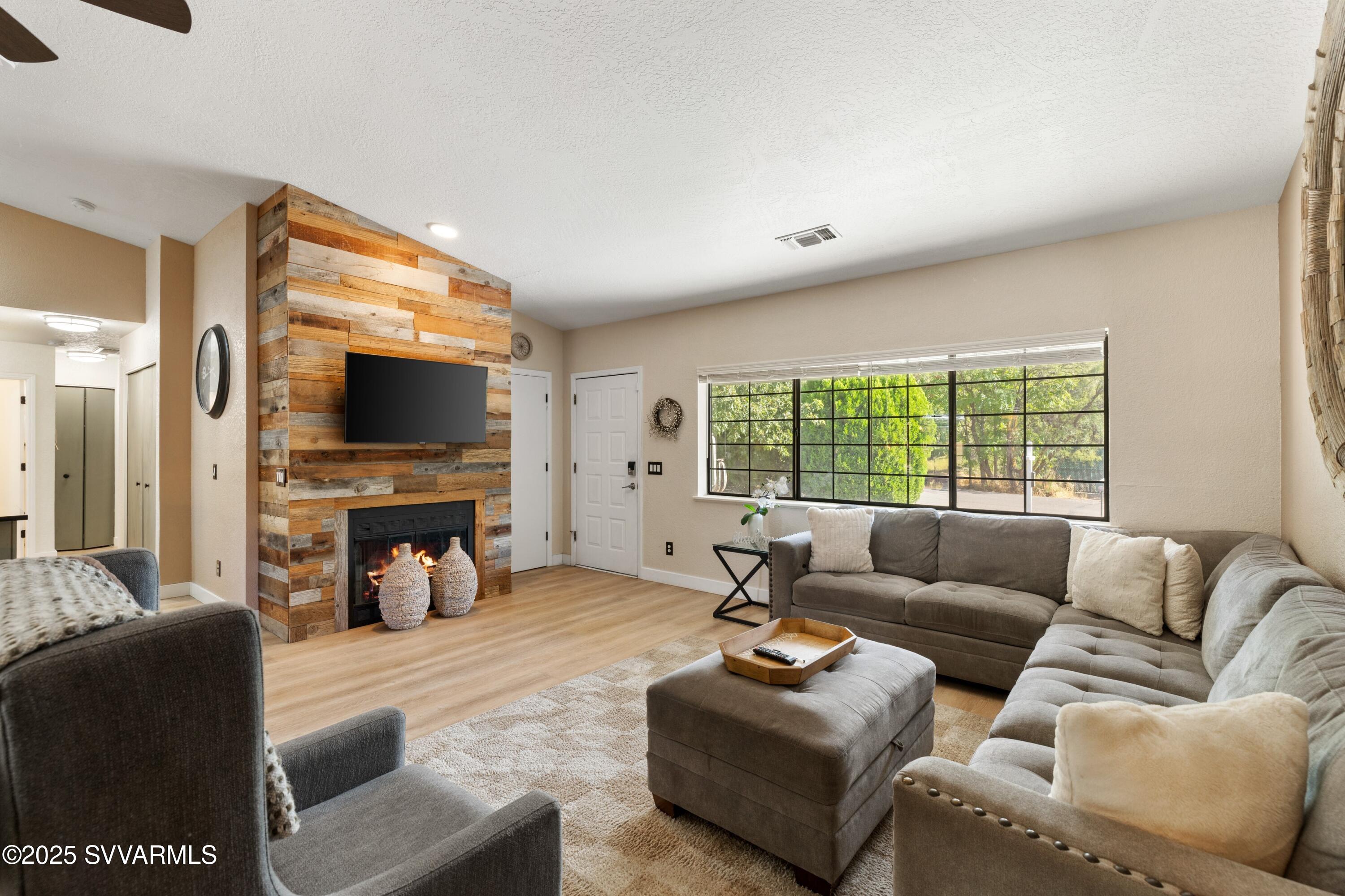 25 Wild Horse Mesa Drive