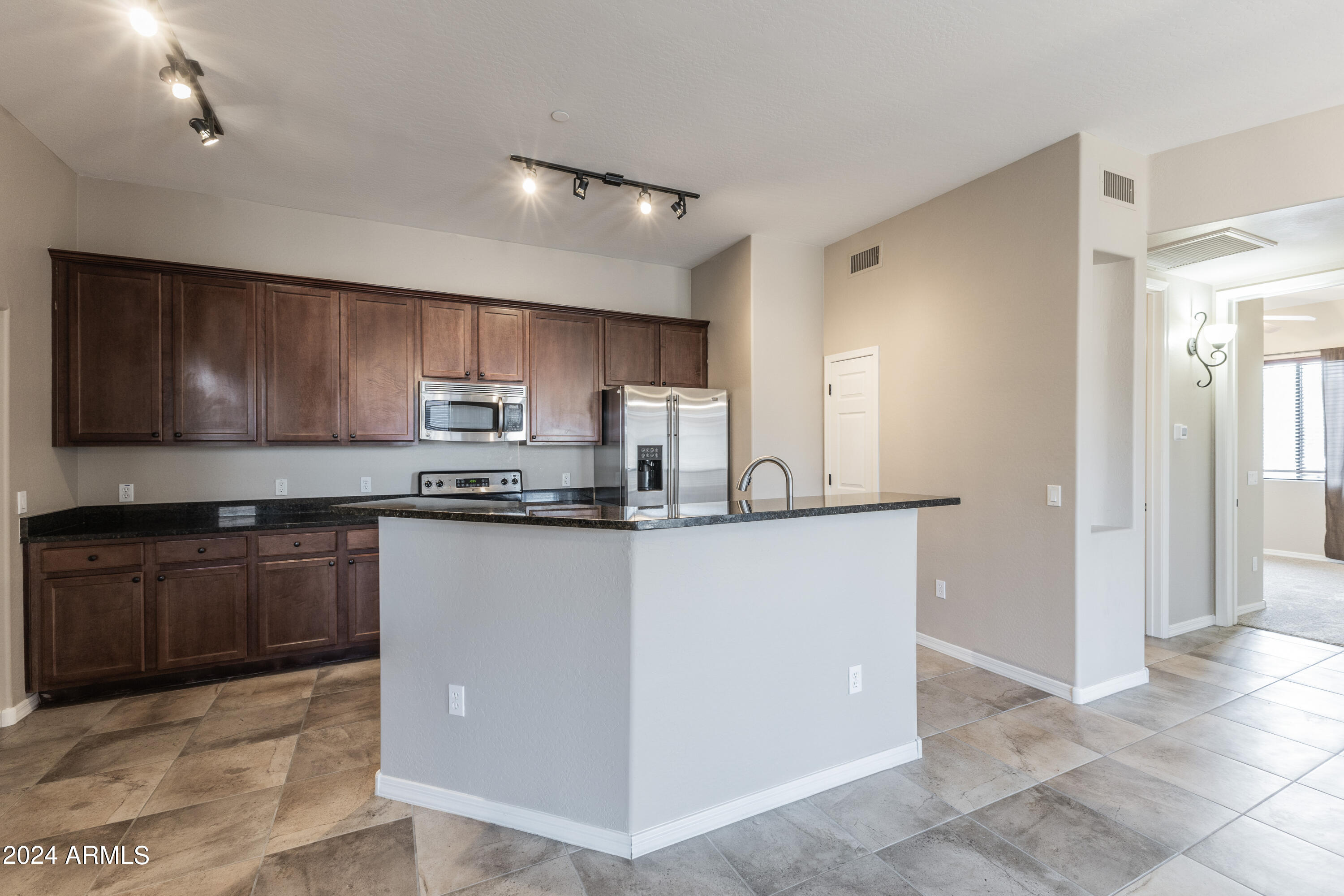 3330 S GILBERT Road 2010