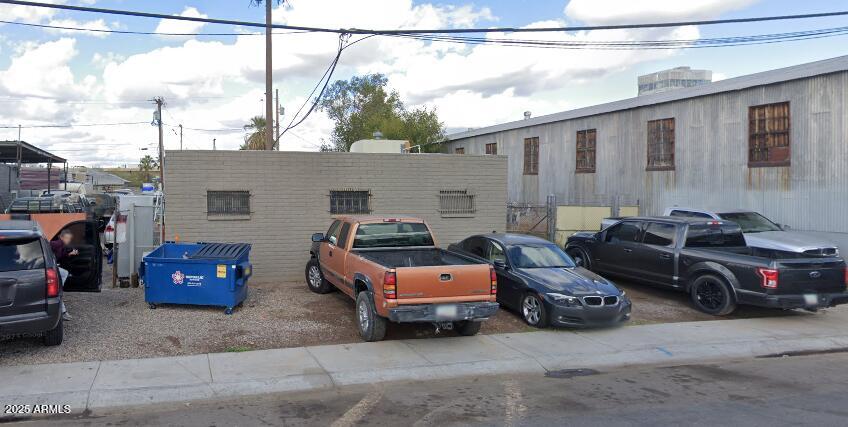 1610 W LINDEN Street