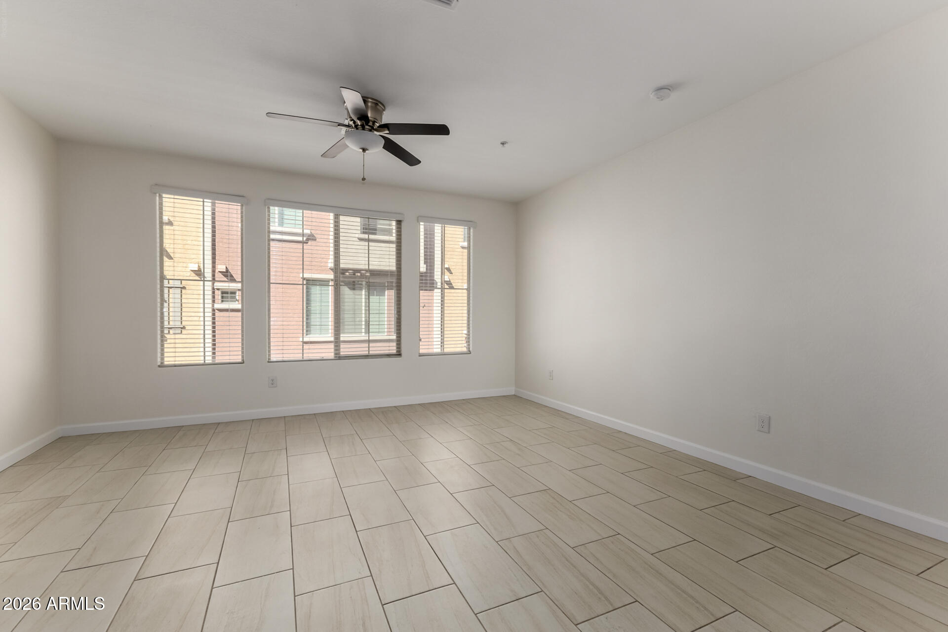 240 W JUNIPER Avenue 1037