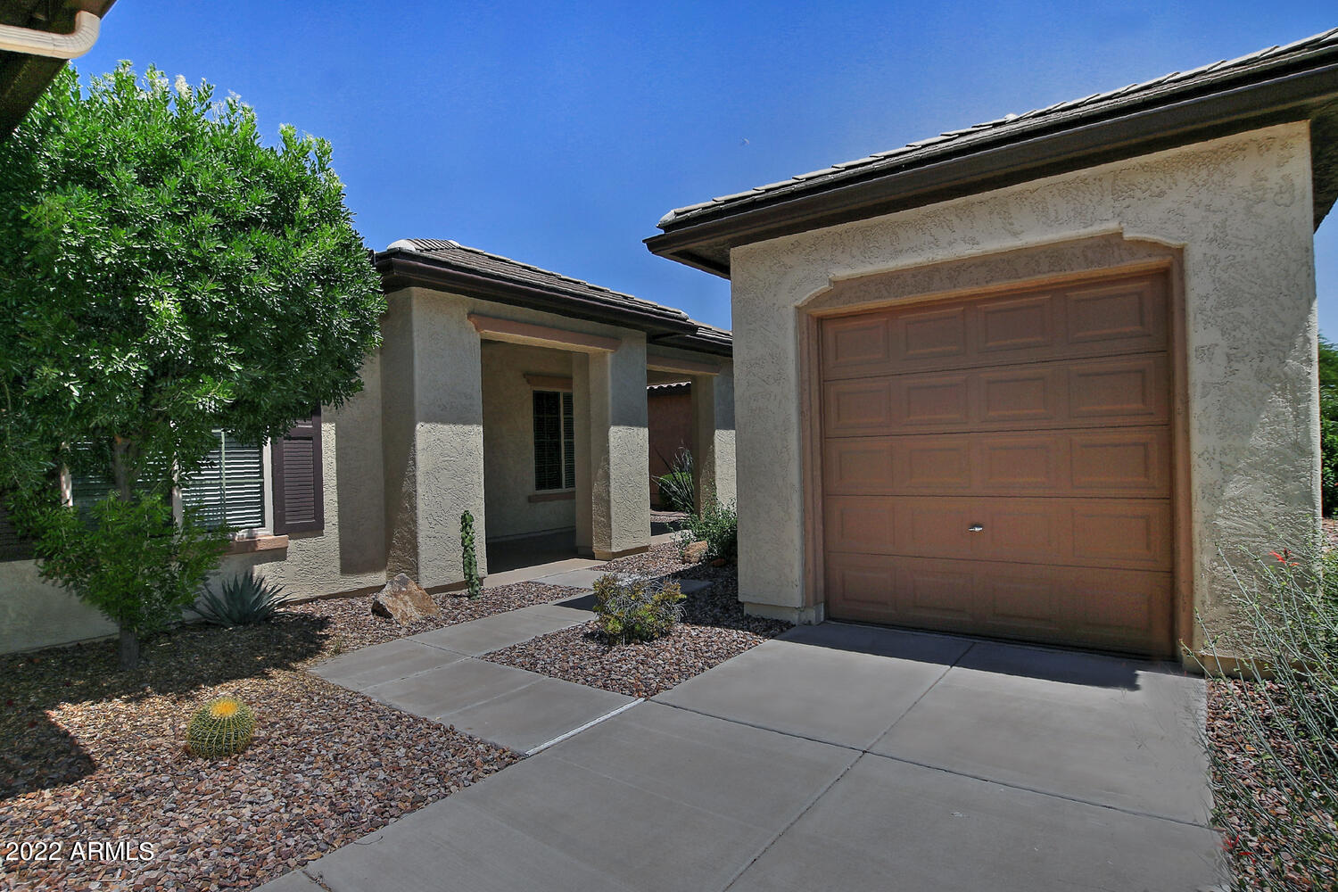 4044 N MONUMENT Drive
