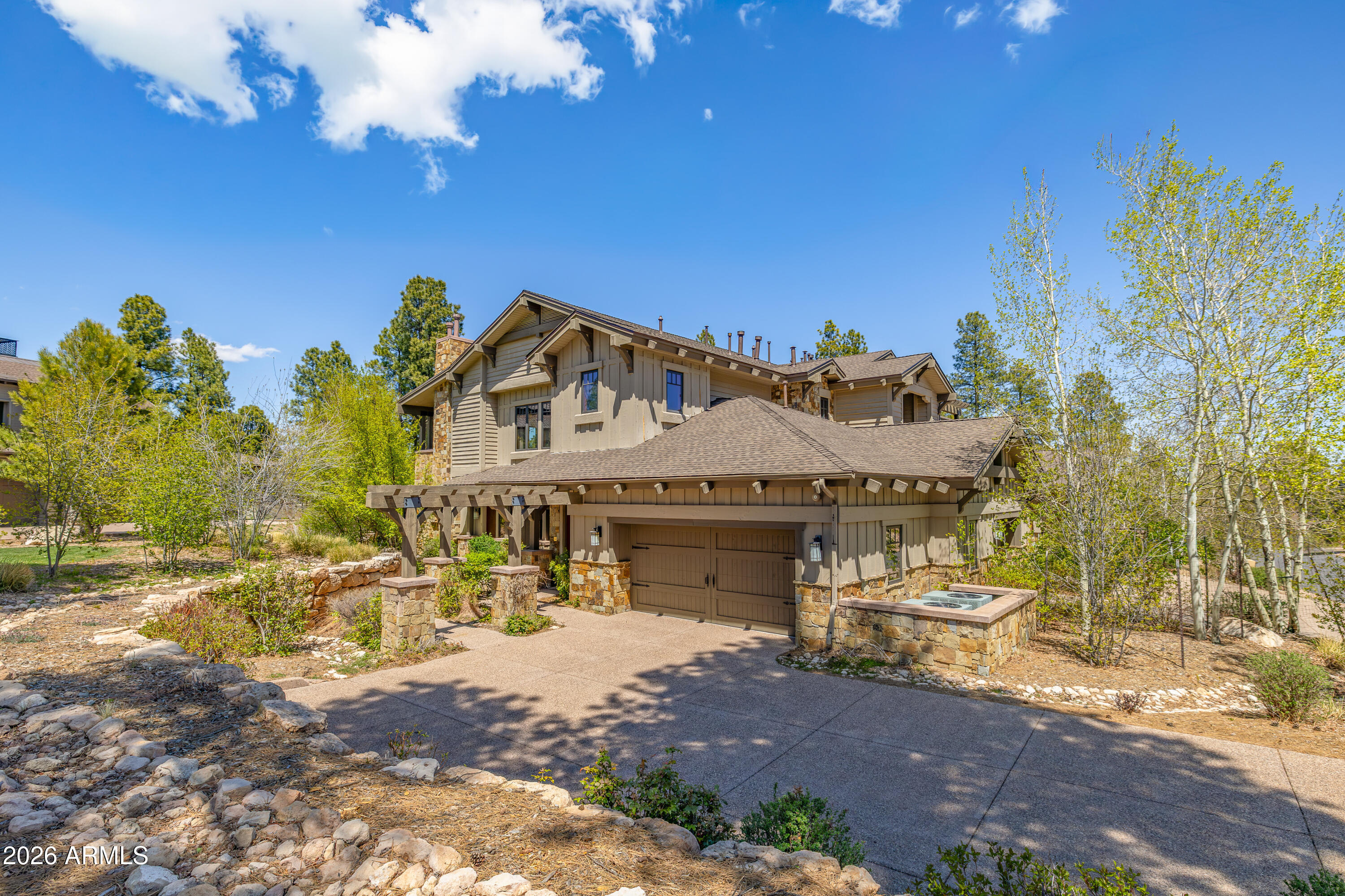 Flagstaff, Arizona, 86005, United States, 3 Bedrooms Bedrooms, ,2 BathroomsBathrooms,Residential,Active,2041563