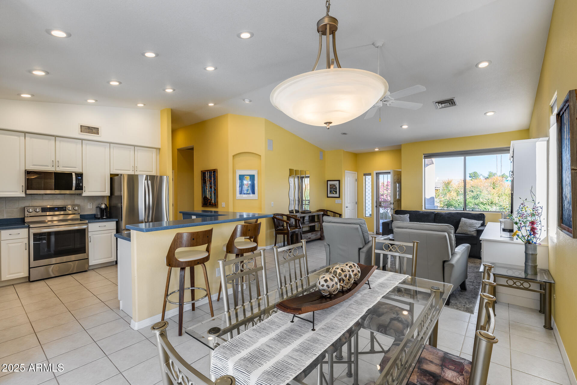 5325 E LINDSTROM Lane