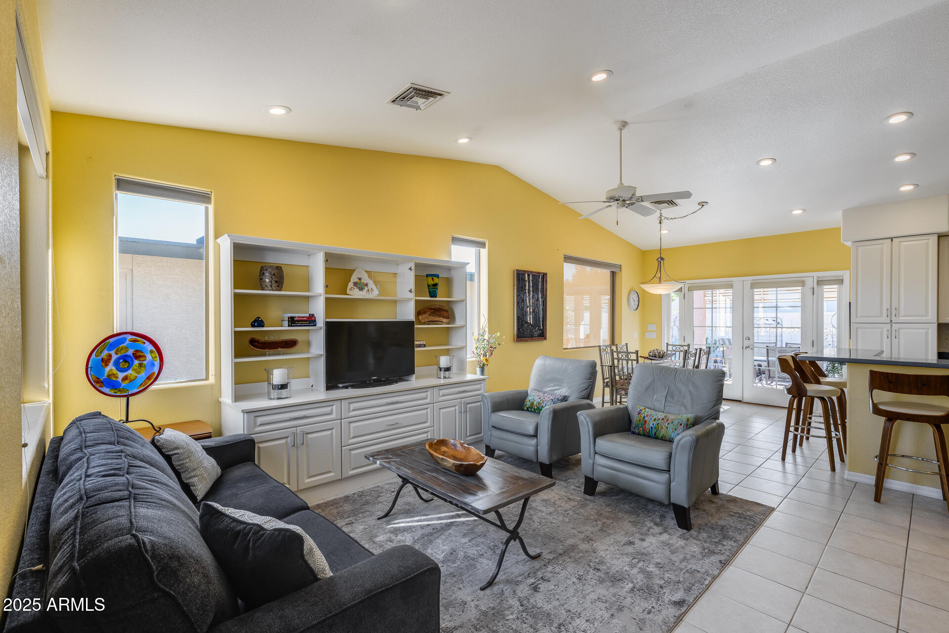 5325 E LINDSTROM Lane