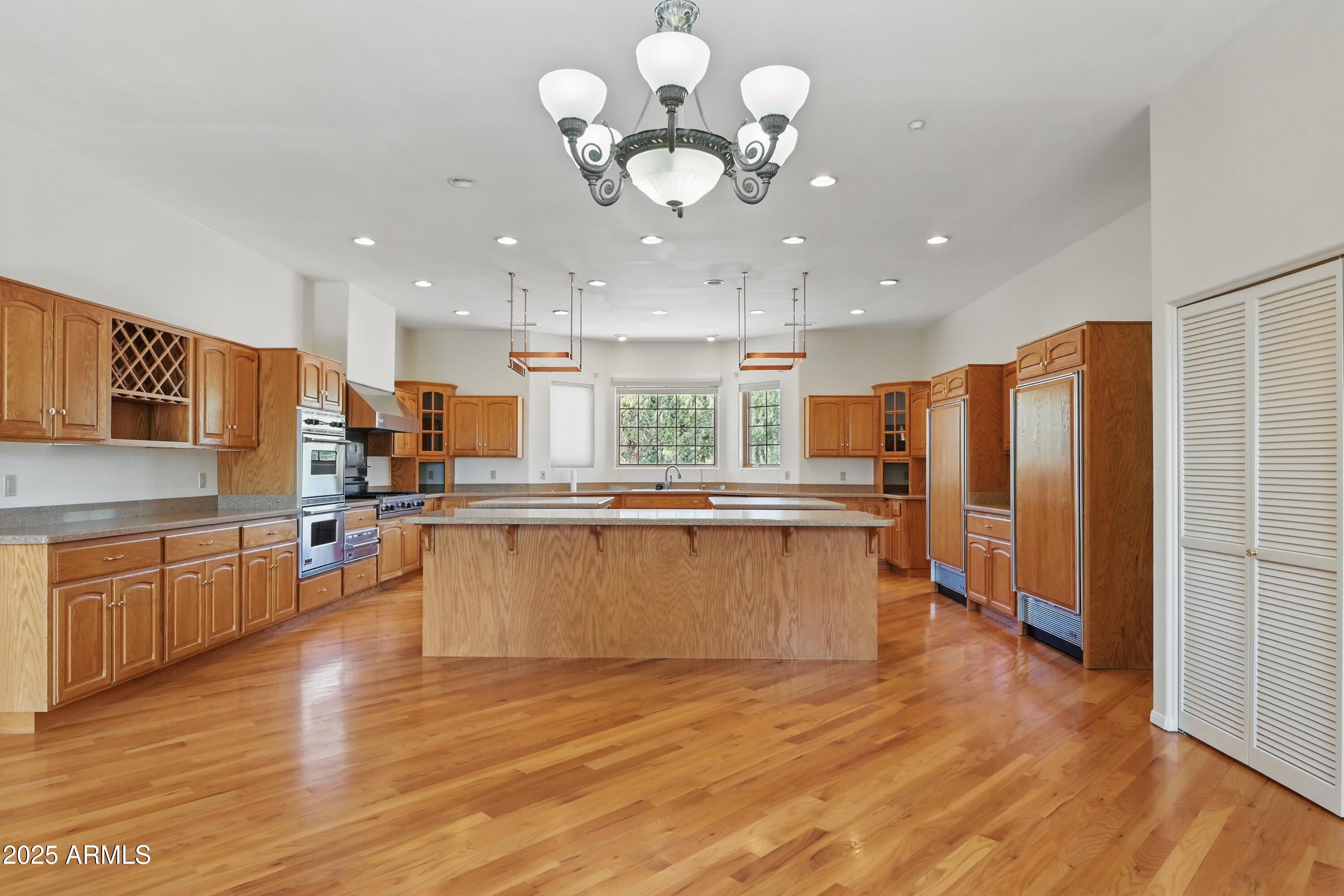 889 E DEALERS CHOICE Lane