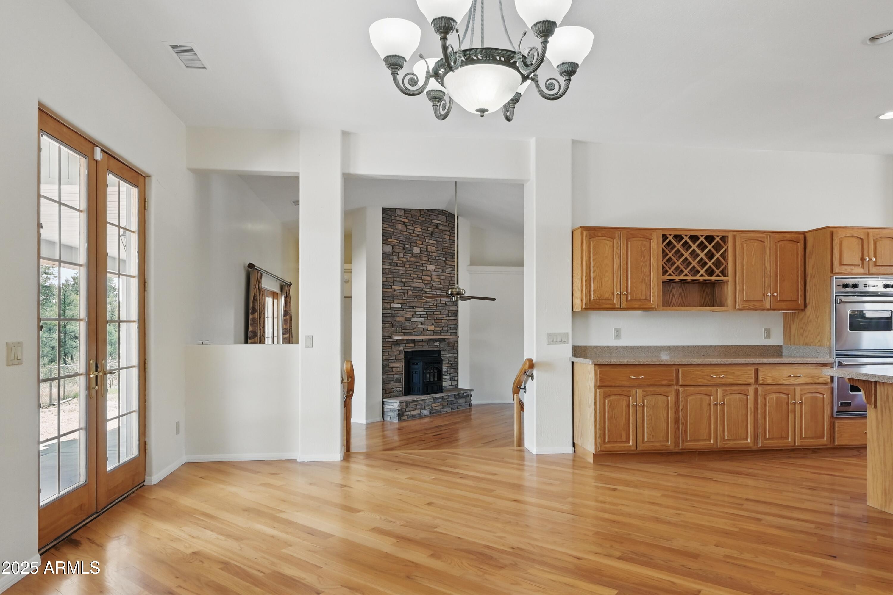 889 E DEALERS CHOICE Lane